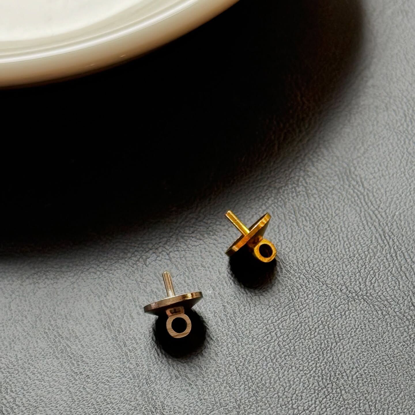 [原石] 銅製 半孔墜頭 約 8mm 一組 5 個