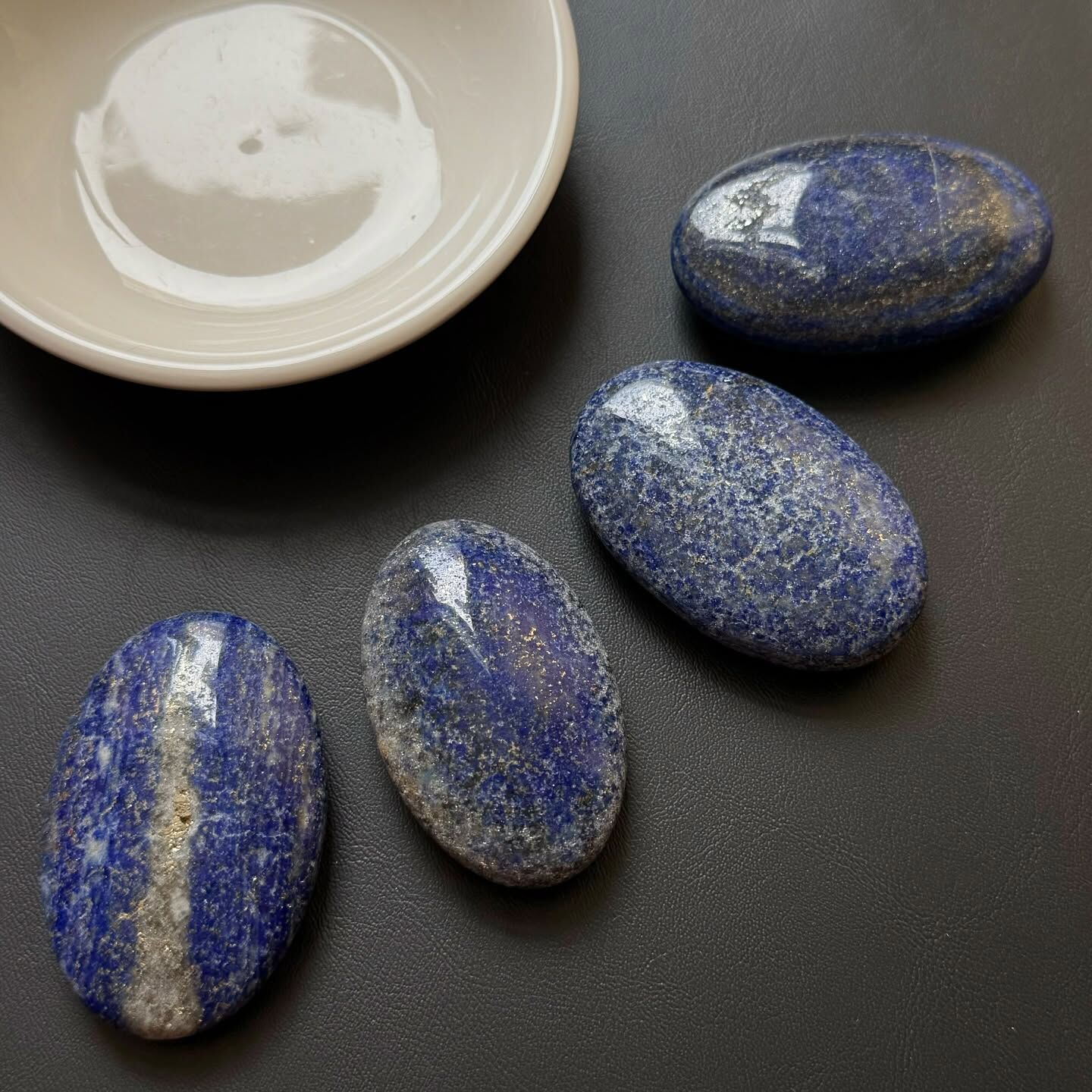 [原石] 青金石 把玩