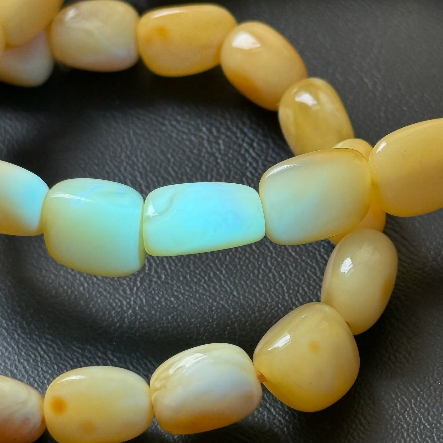 [原石] 琥珀蜜蠟 手串