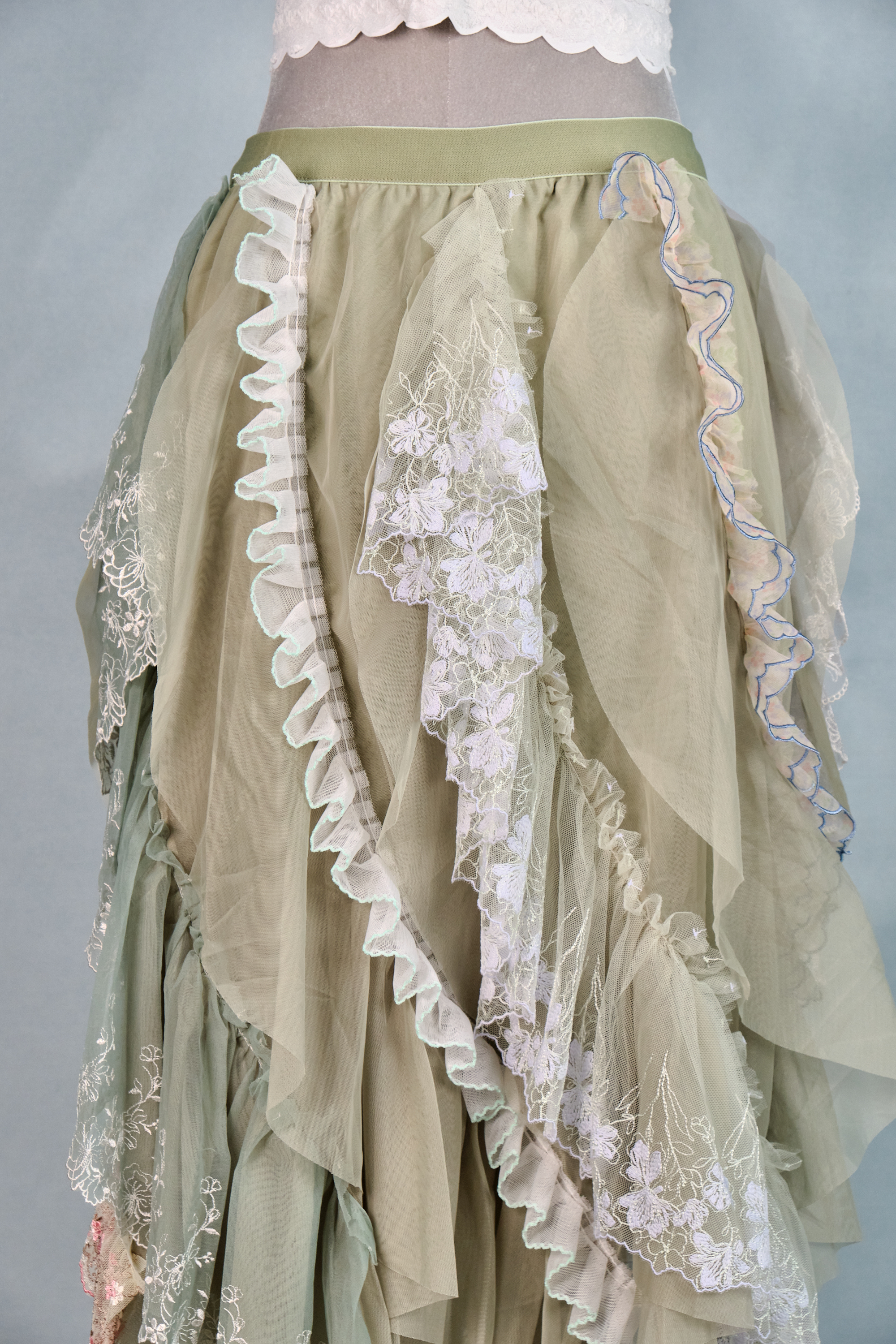 12349 Spiral Heavy-Work Wave Lace Skirt