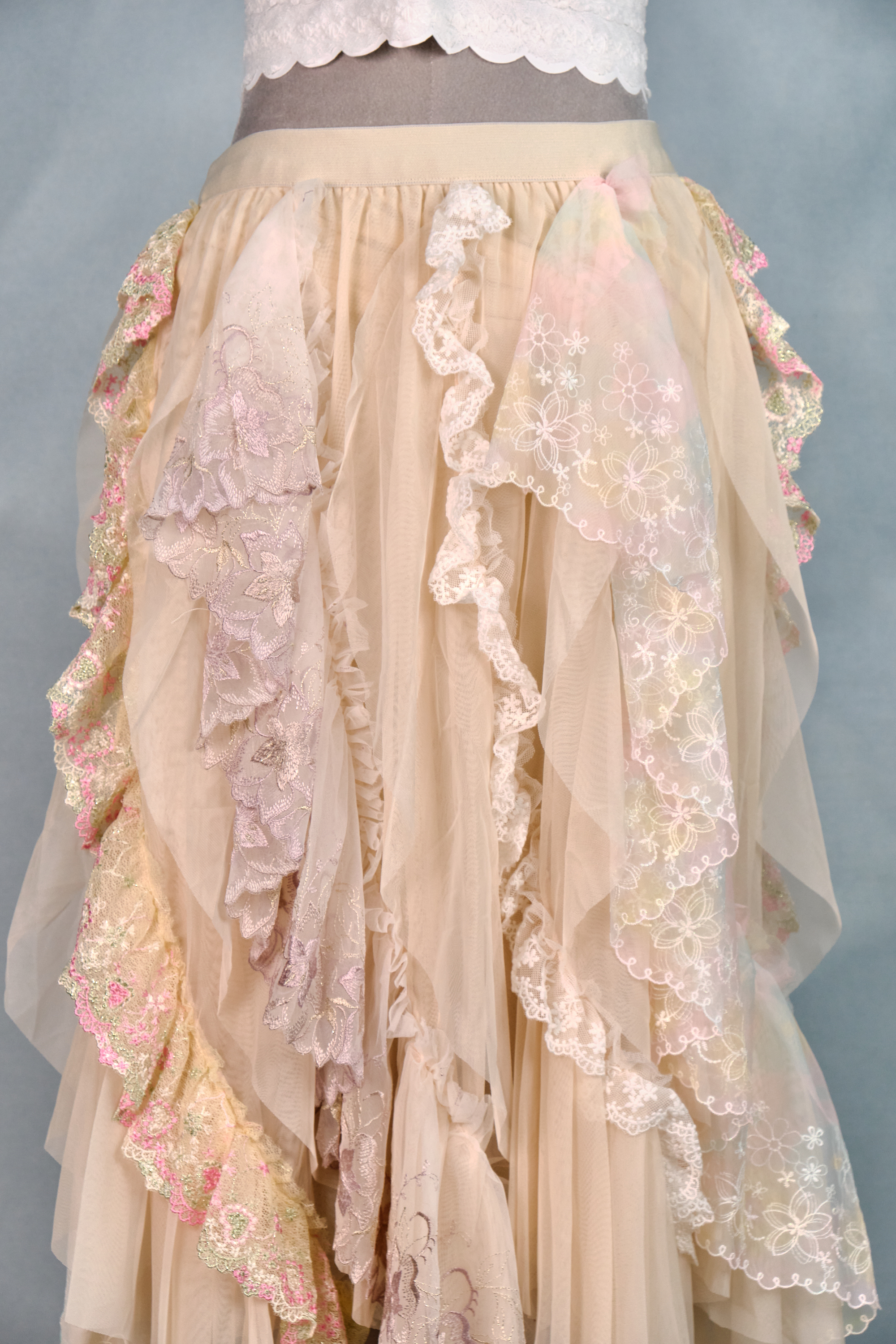 12350 Spiral Heavy-Work Wave Lace Skirt