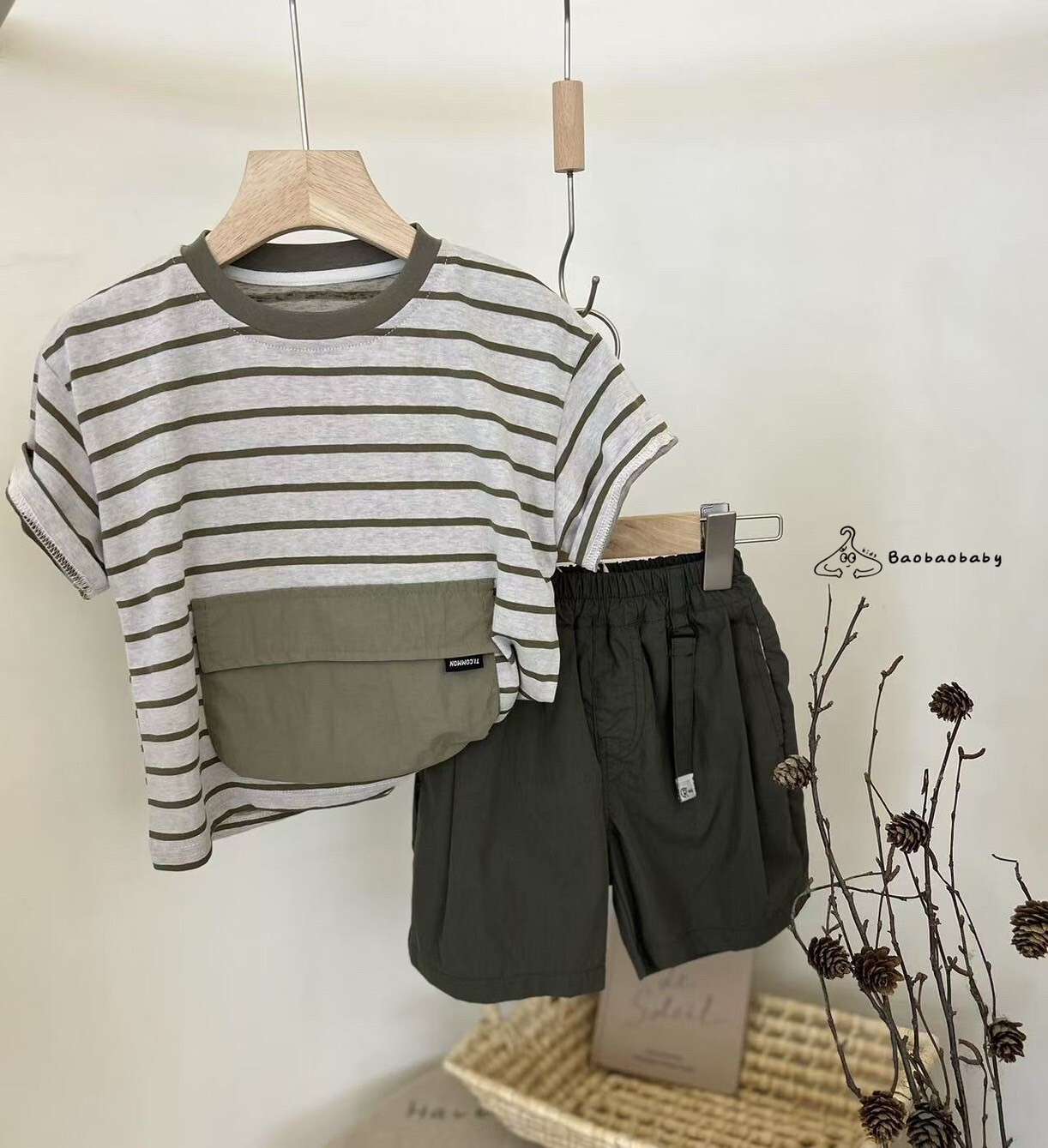 綠野探險條紋TEE