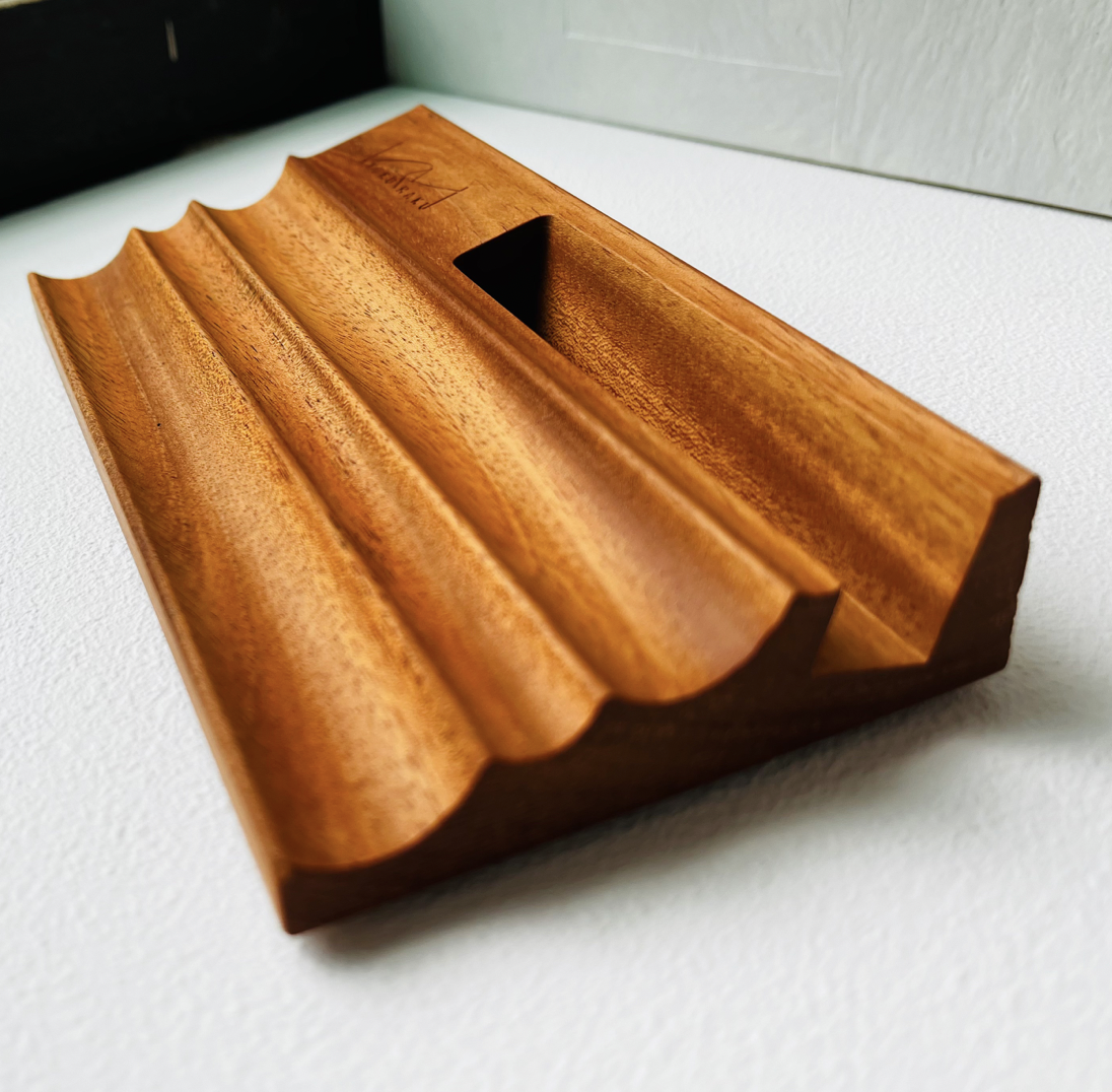 Kyokuhaku 桃花心木製筆座