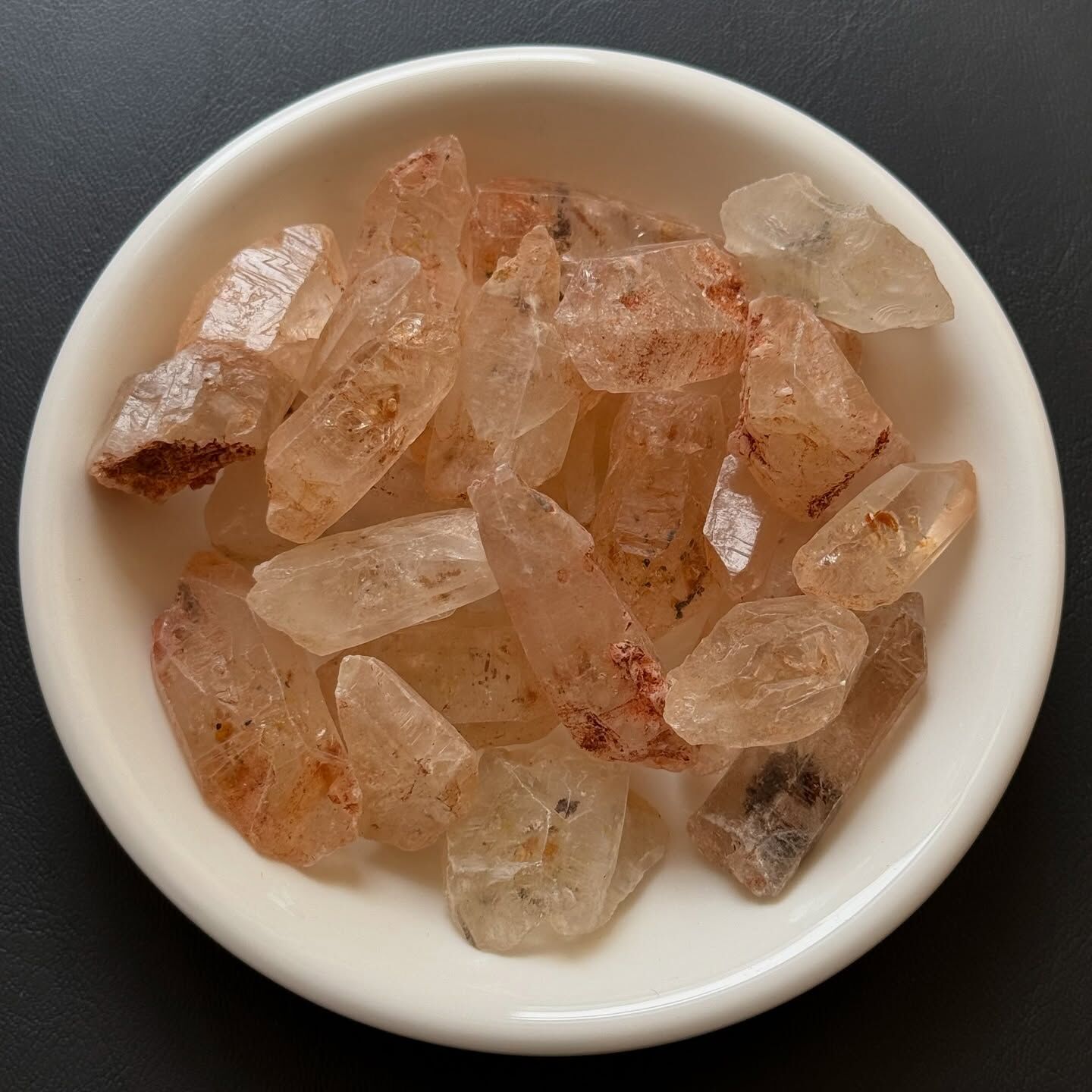 [原石] 骸骨閃靈 原礦