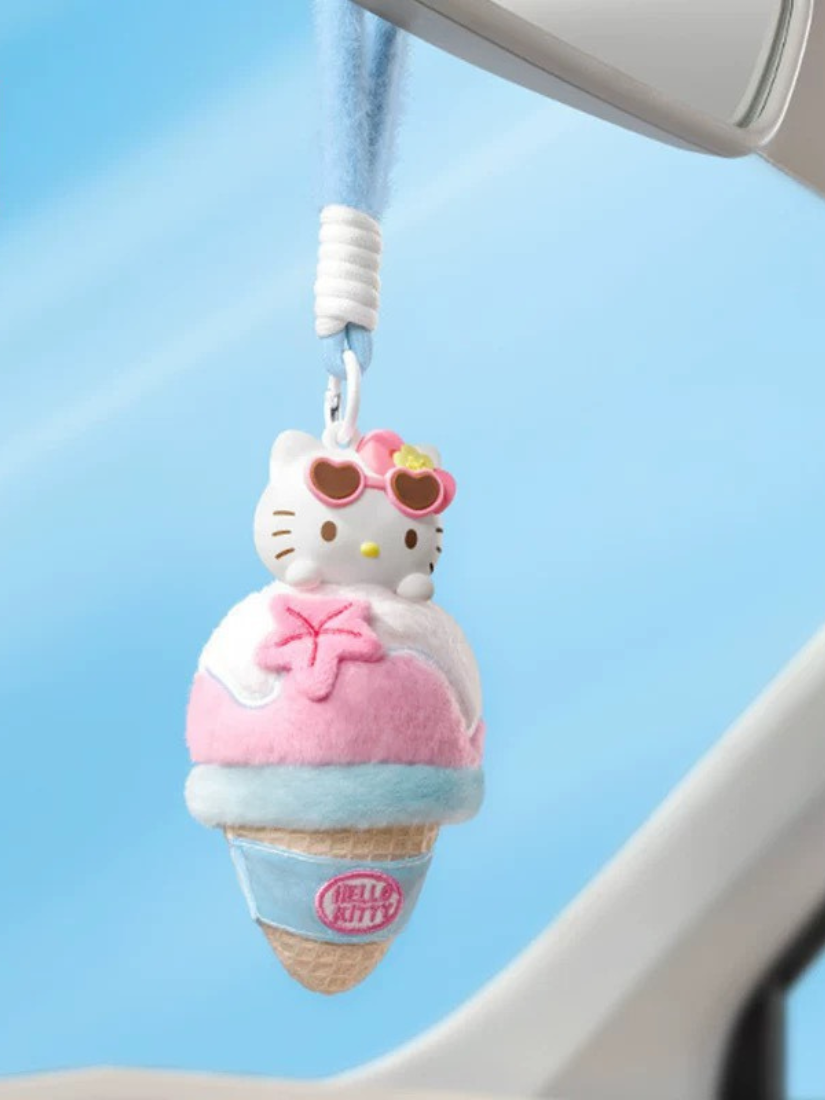 【 限量現貨 】中國代購  MINISO 名創優品 x Hello Kitty 黑皮系列 夏日毛絨香薰掛飾盲盒