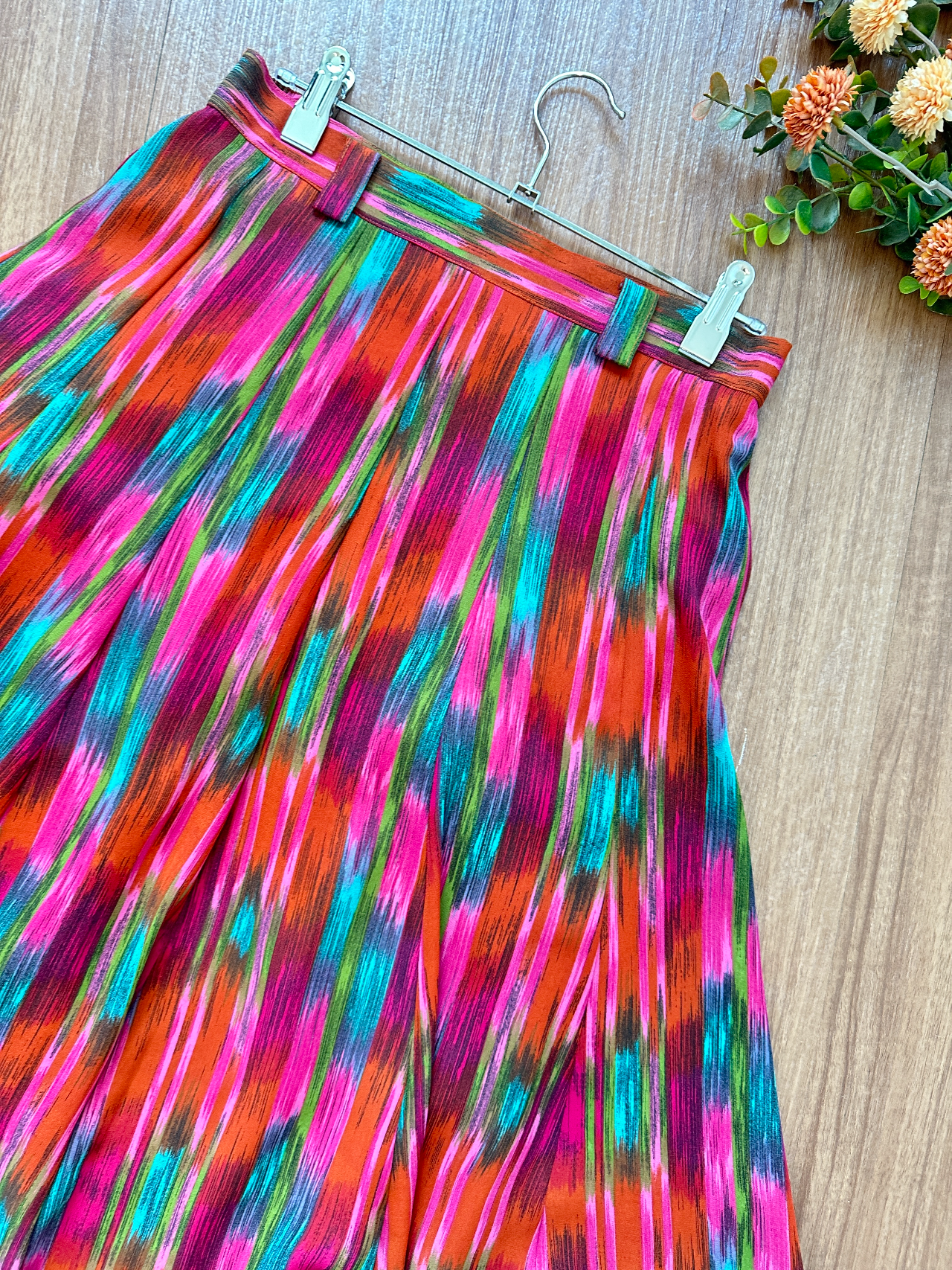 鮮艷線條感傘形半身裙