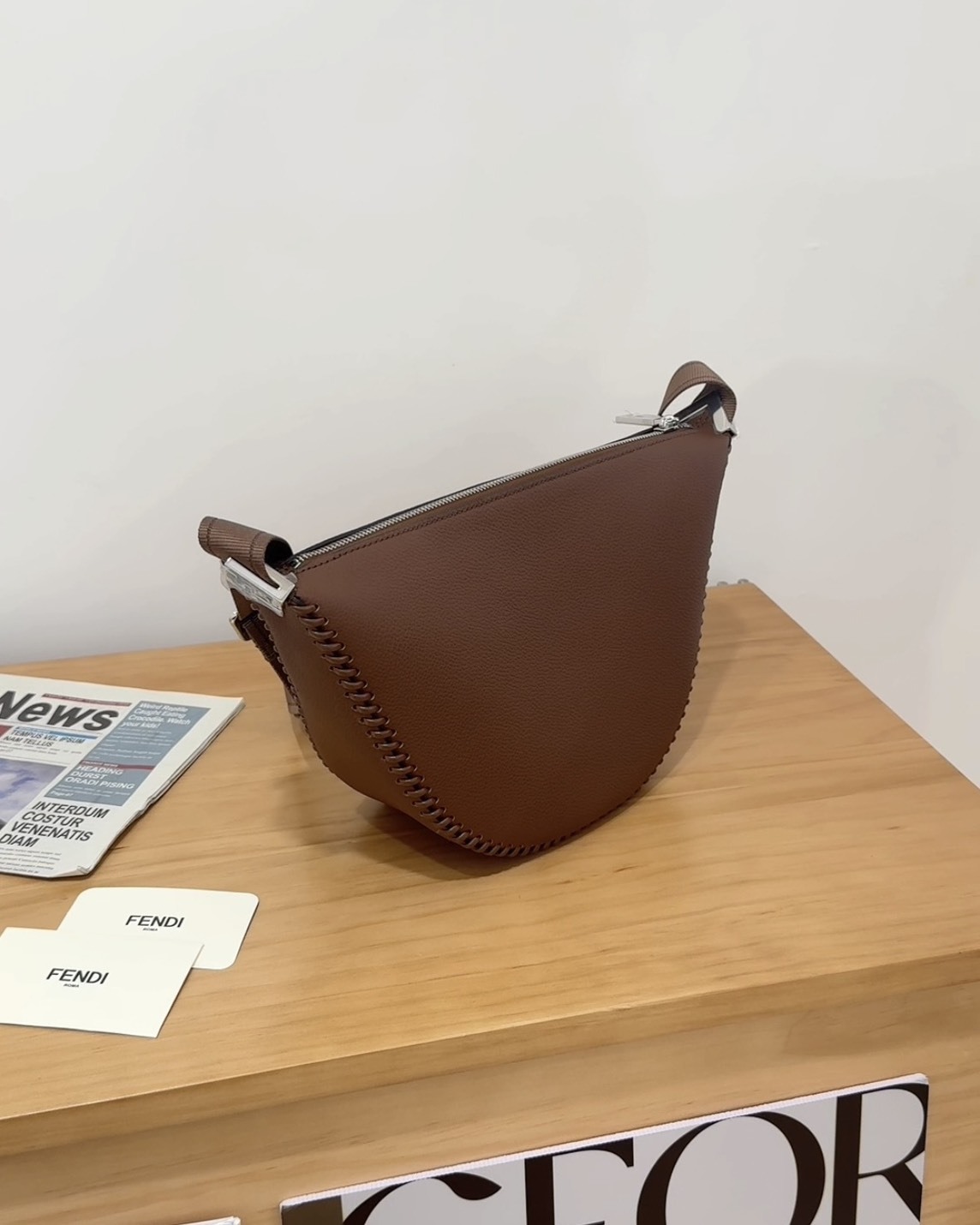 FENDI｜ROMA皮革 MELON 小號 棕色