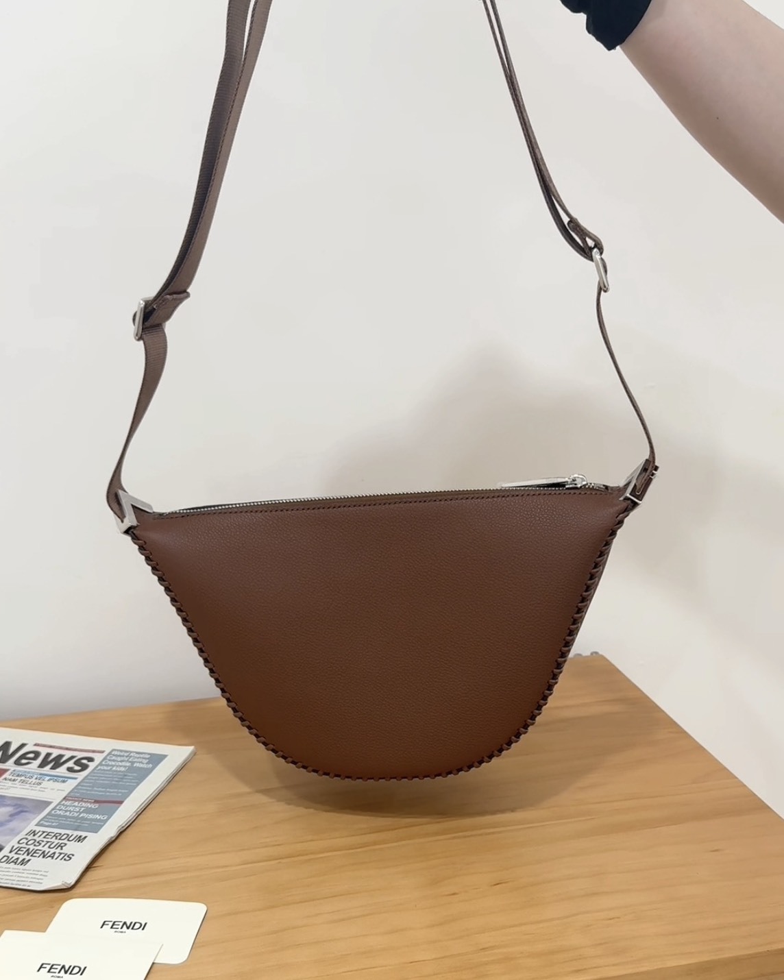 FENDI｜ROMA皮革 MELON 小號 棕色