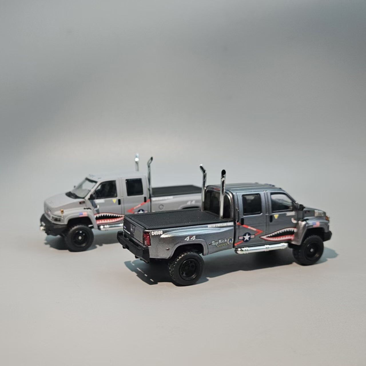 預訂:1/64 GOC GMC TopKick Grey Shark LHD (GOC )