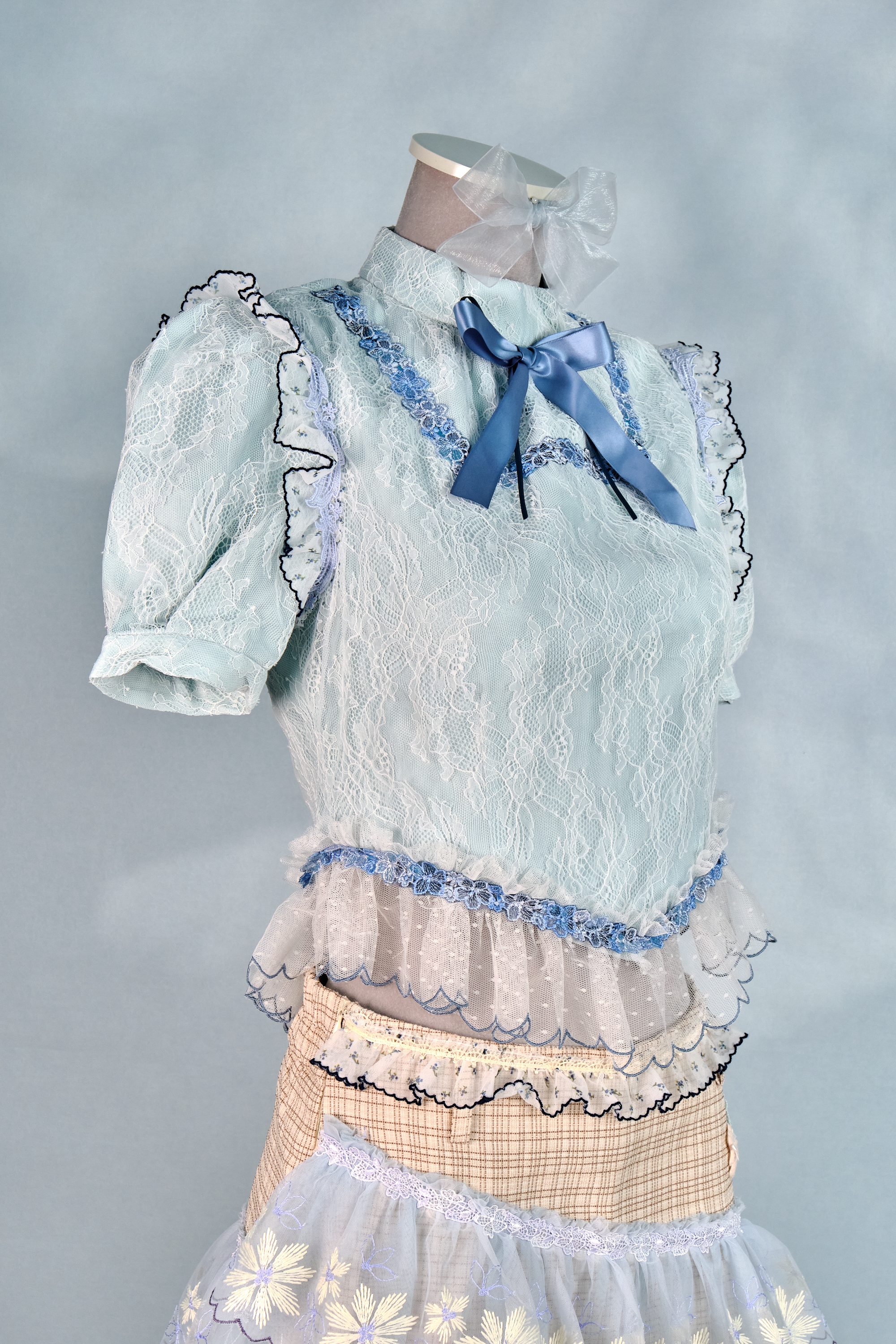 12452 Lace Bow Stand-Collar Small Cheongsam Top