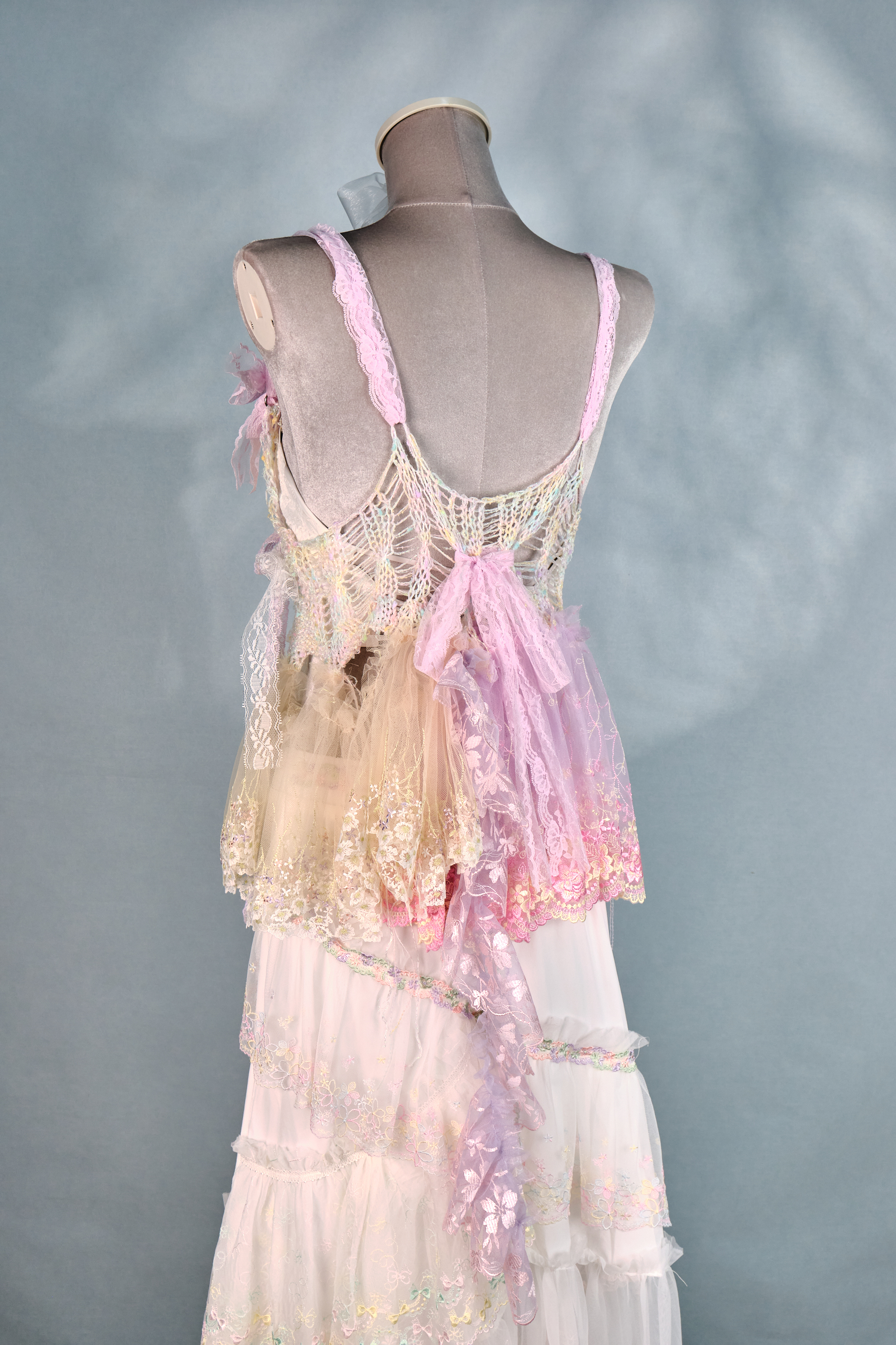 12443 Knitted Hollow-Out Irregular Lace Vest