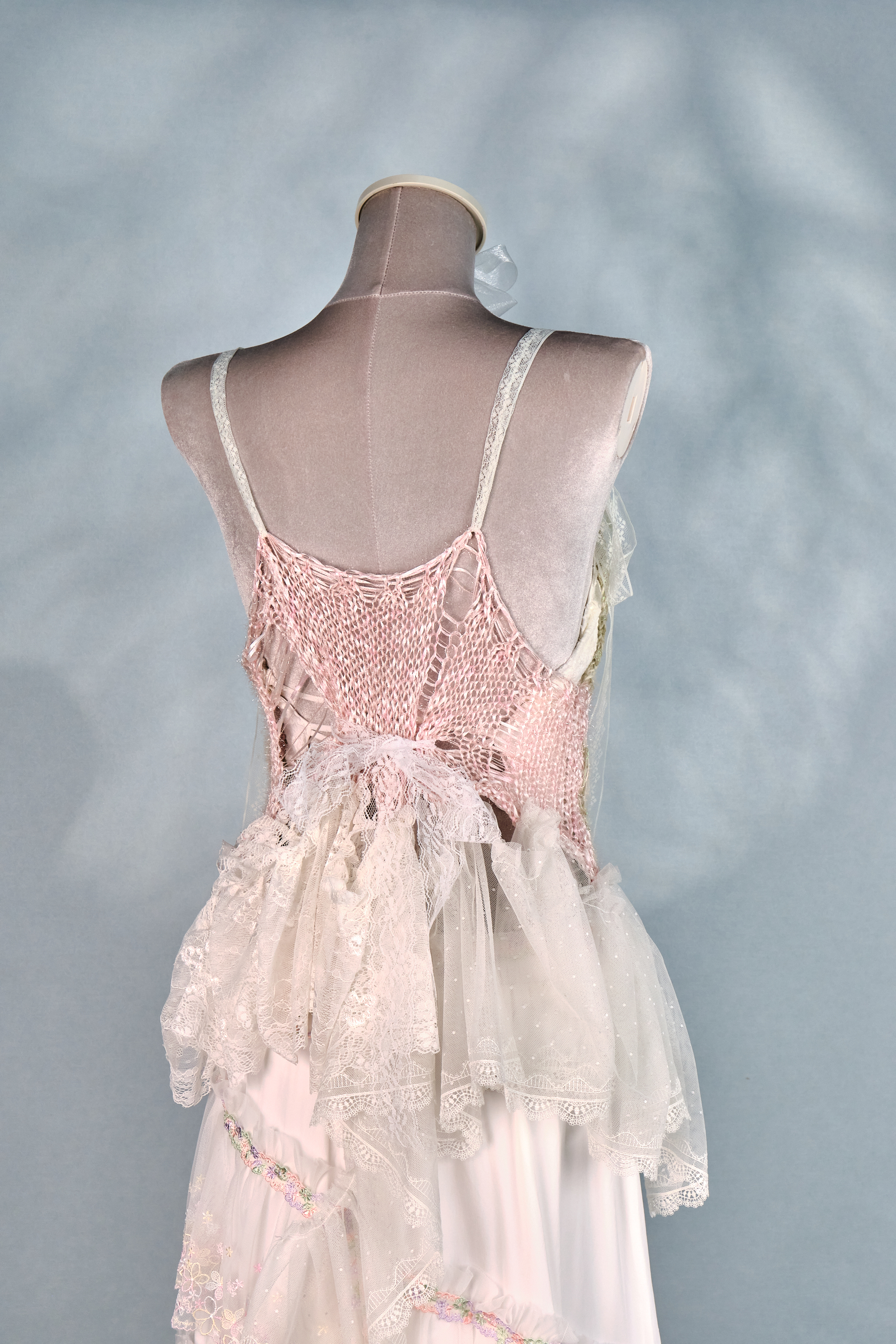 12441 Knitted Hollow-Out Irregular Lace Vest