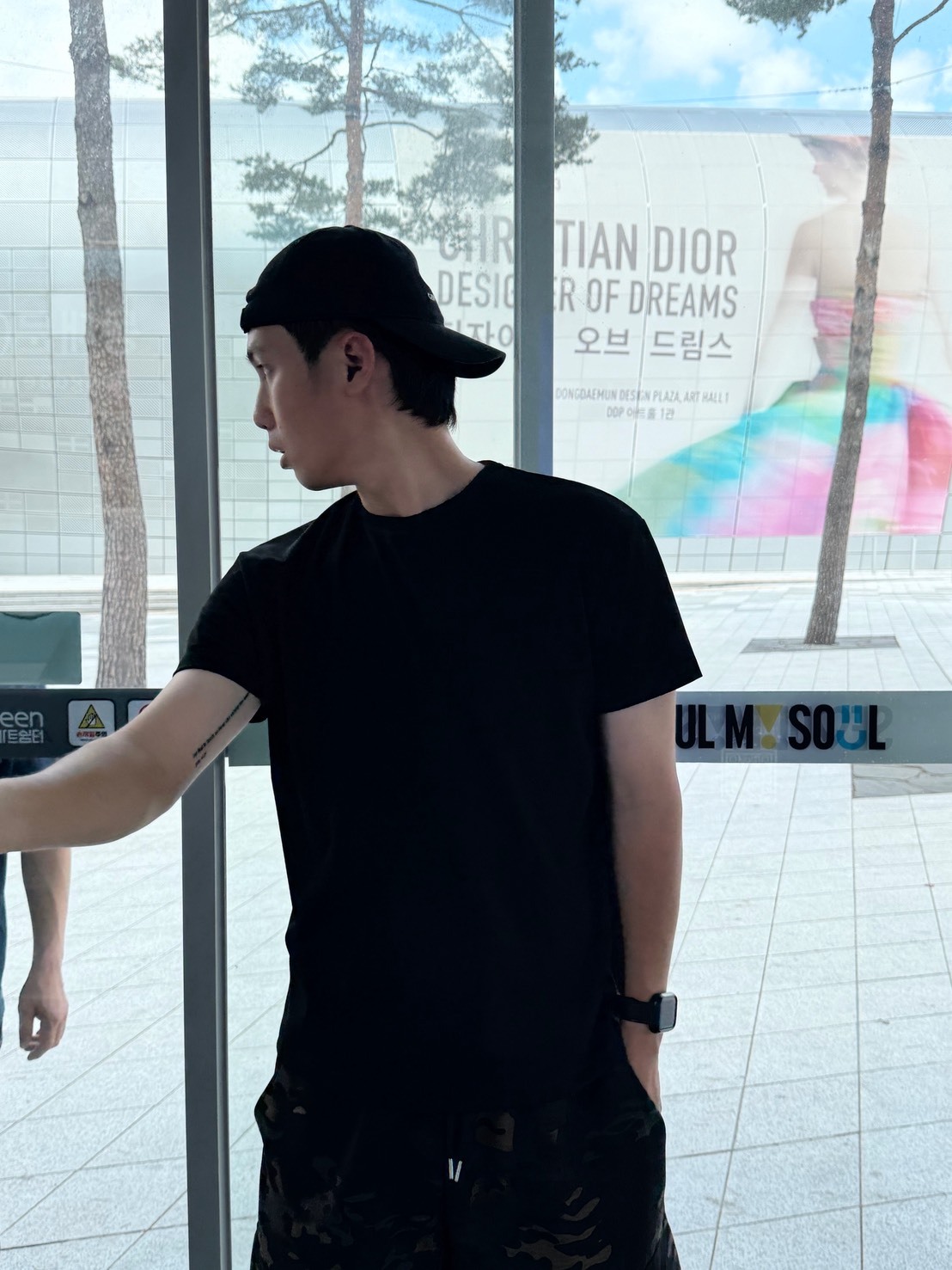 必備M power合身素踢