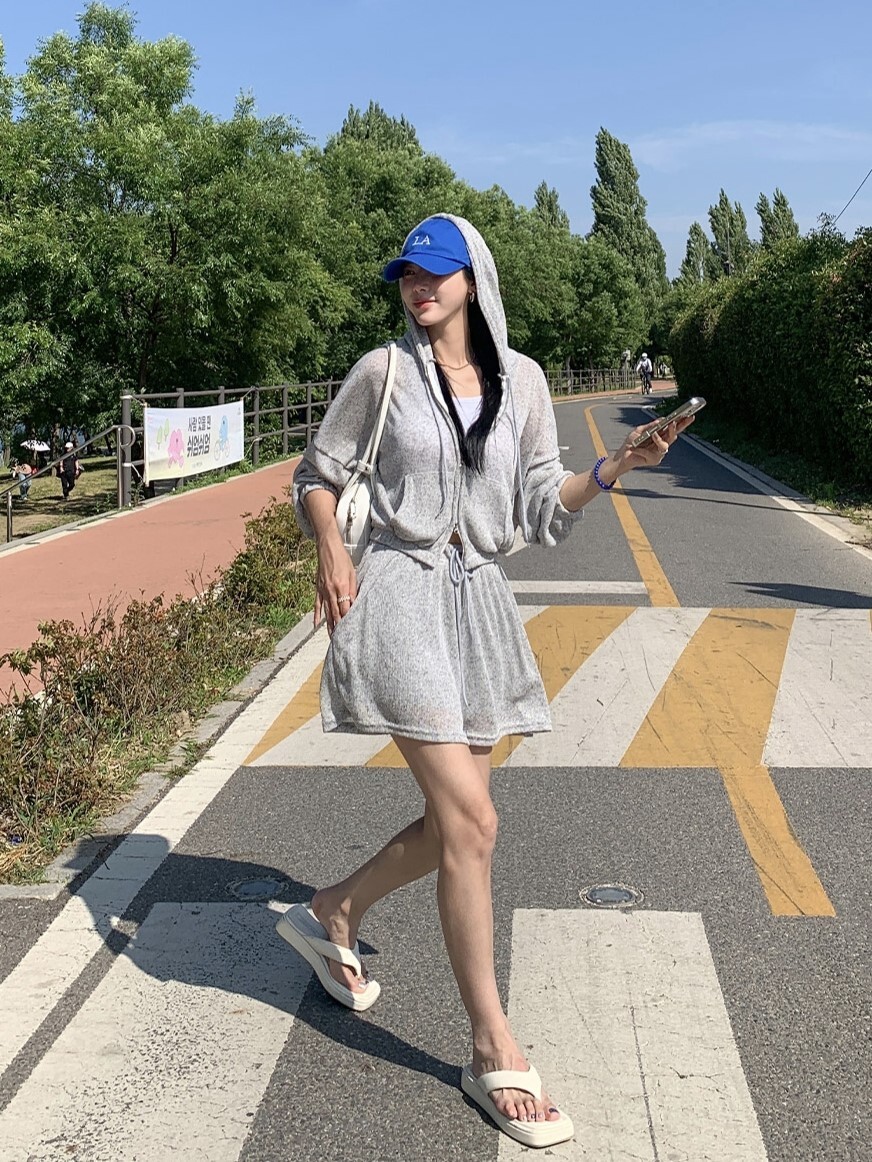 套裝丨慵懶感休閒連帽外套+抽繩鬆緊短褲三件套(含內搭背心)
