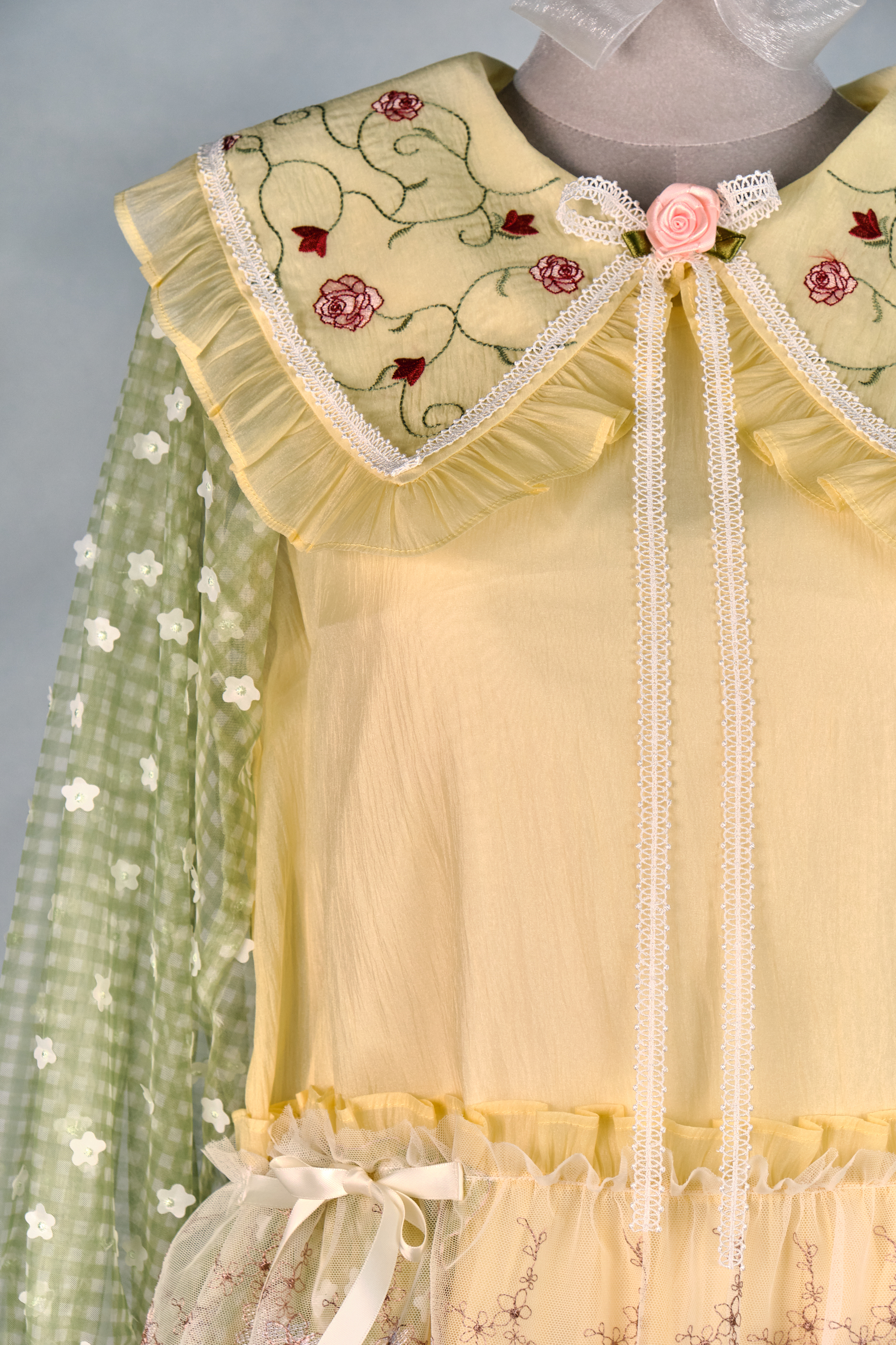 12406 Summer Refreshing Sun-Protective Lace Top