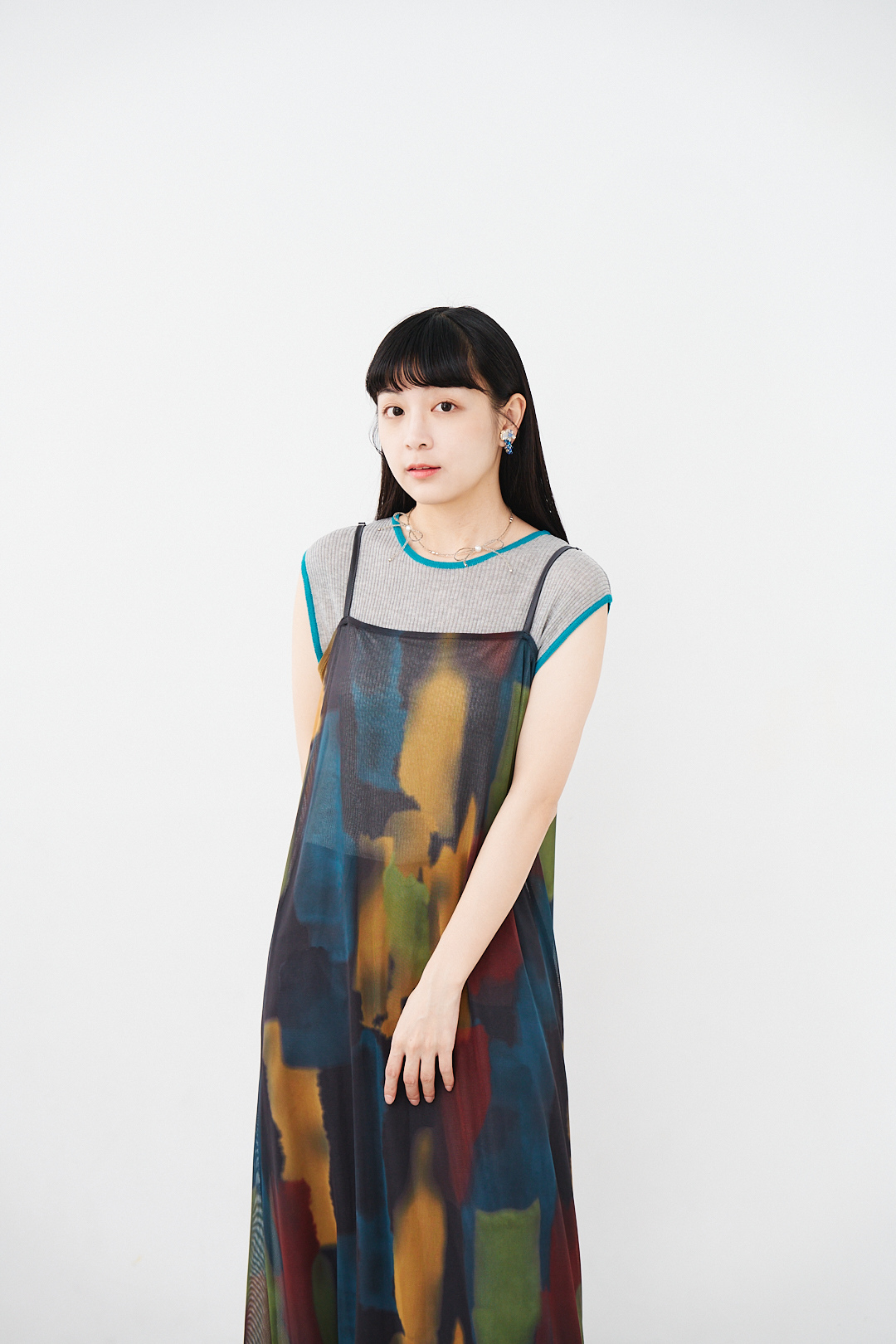 日光暈染！水彩透明感吊帶裙(三色-黑彩)