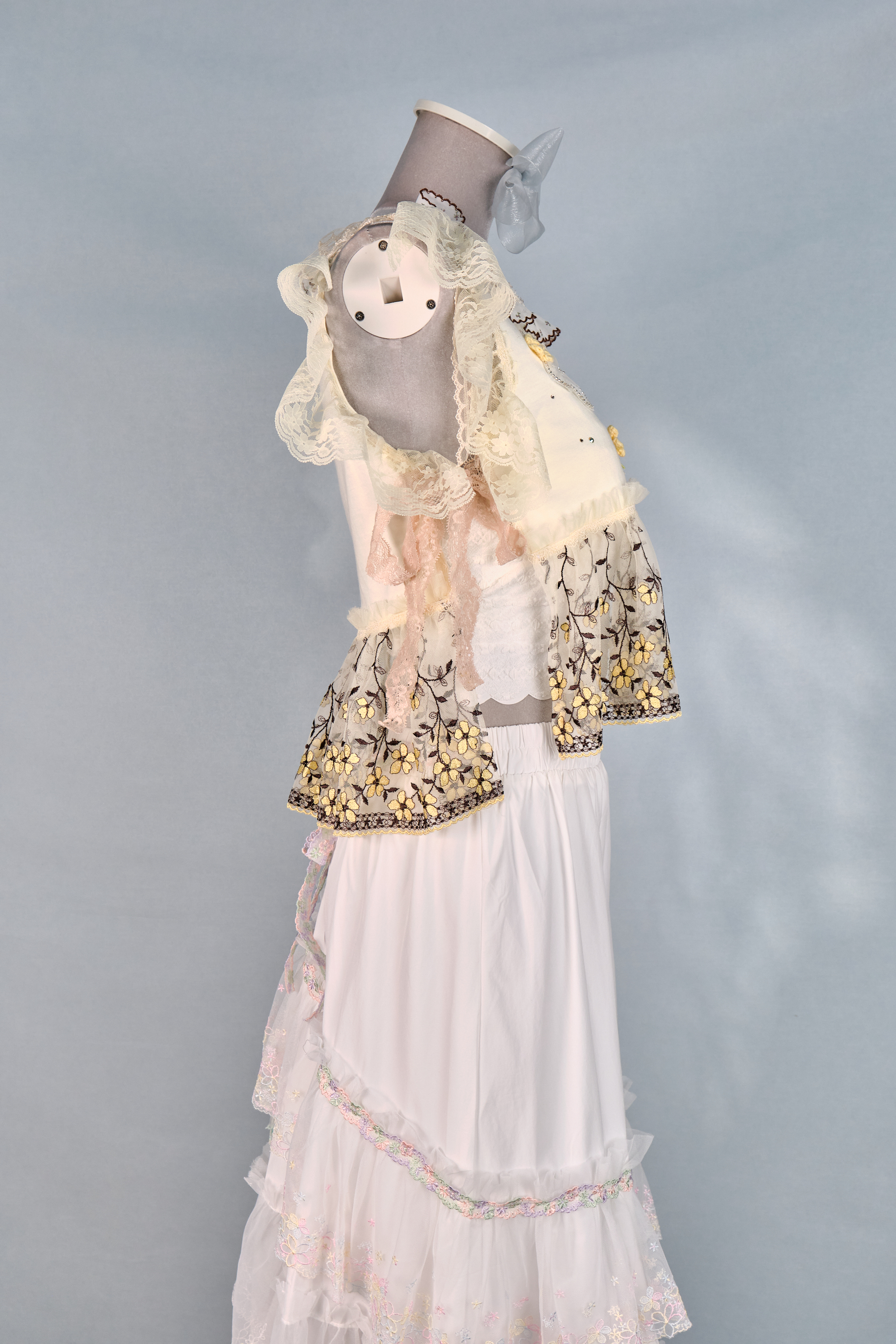 12395 Printed Embroidered Side-Opening Vest