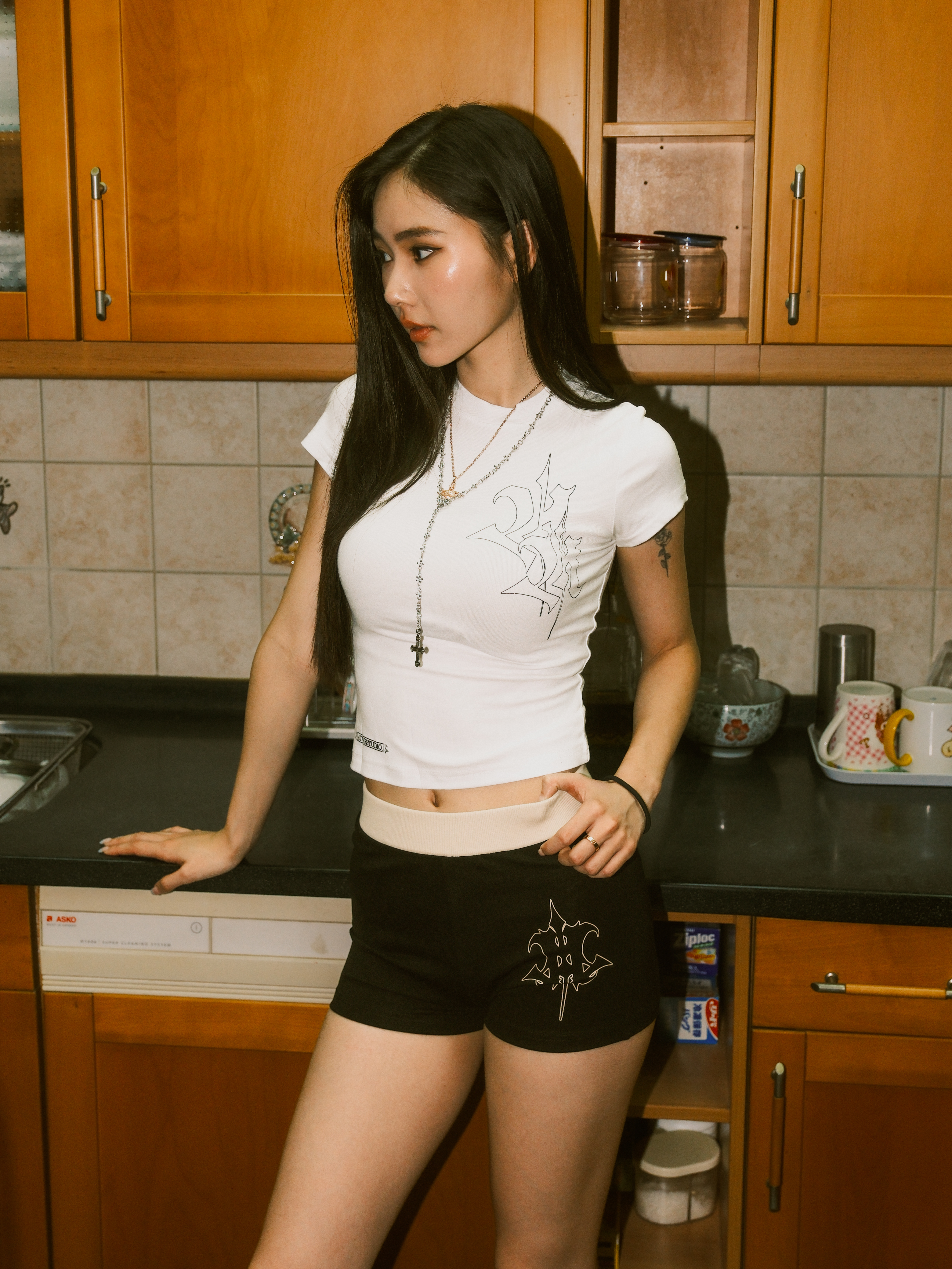 ATONE GIRLS LABEL SHORT SLEEVE