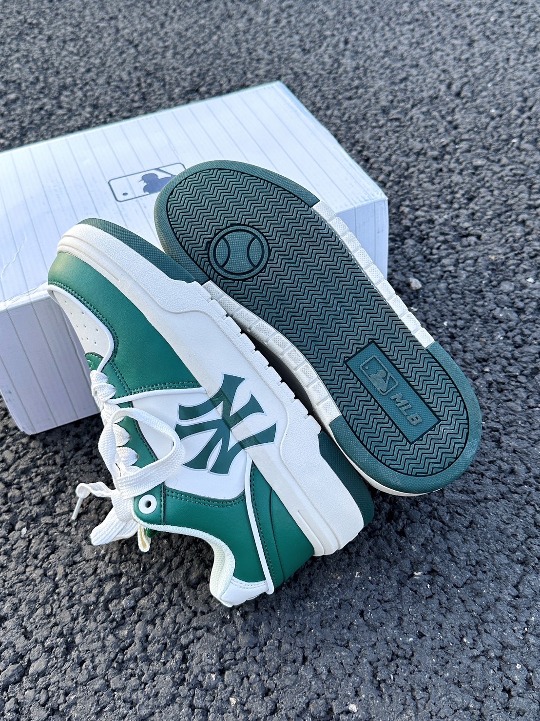 MLB Chunky Liner Basic 森林綠 白綠色 洋基隊 NY 皮革 厚底 復古 老爹鞋 3ASXCLB3N-50GNS/預購