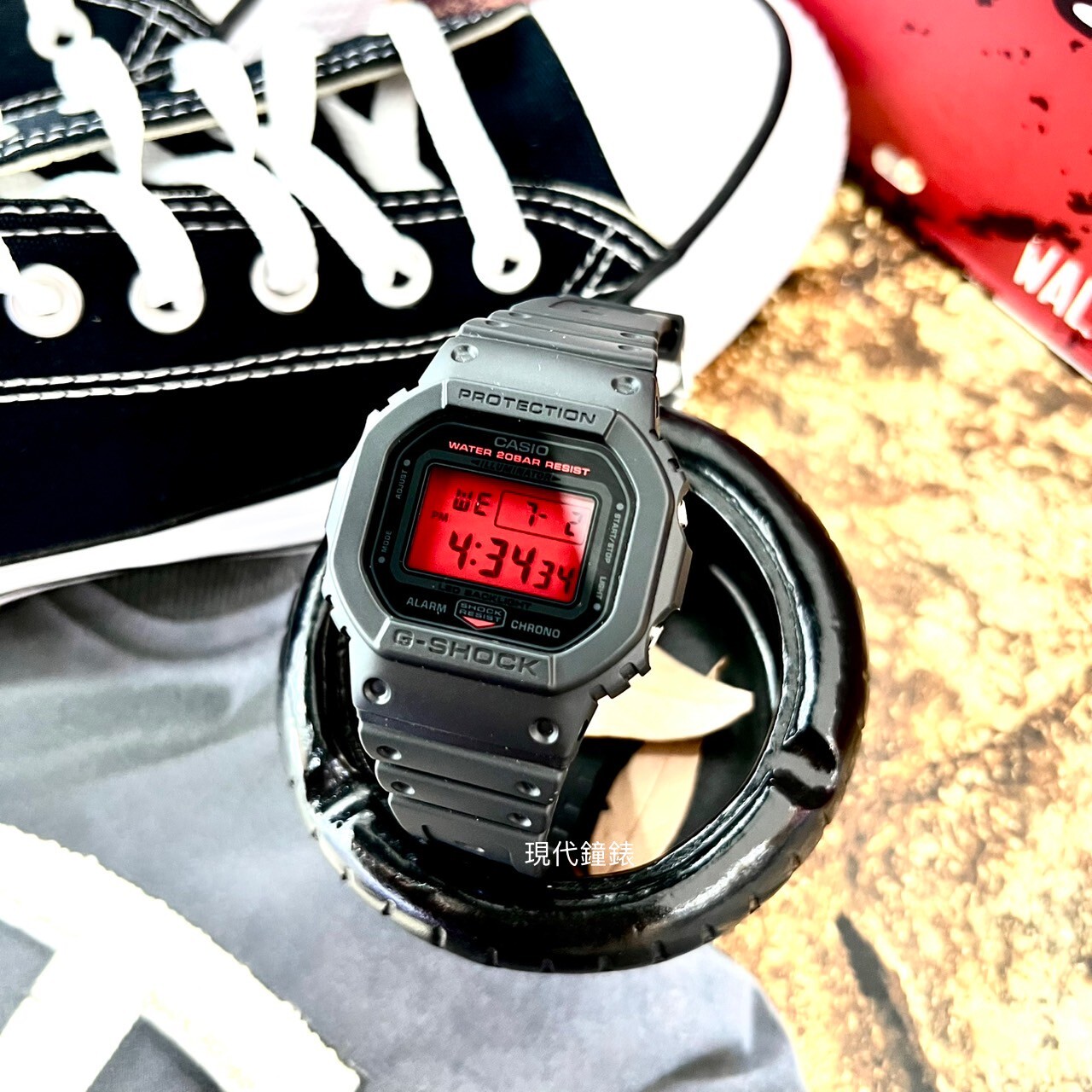 【G-SHOCK】黑紅配色方形電子錶DW-5600BBR-1D  42.8mm 現代鐘錶