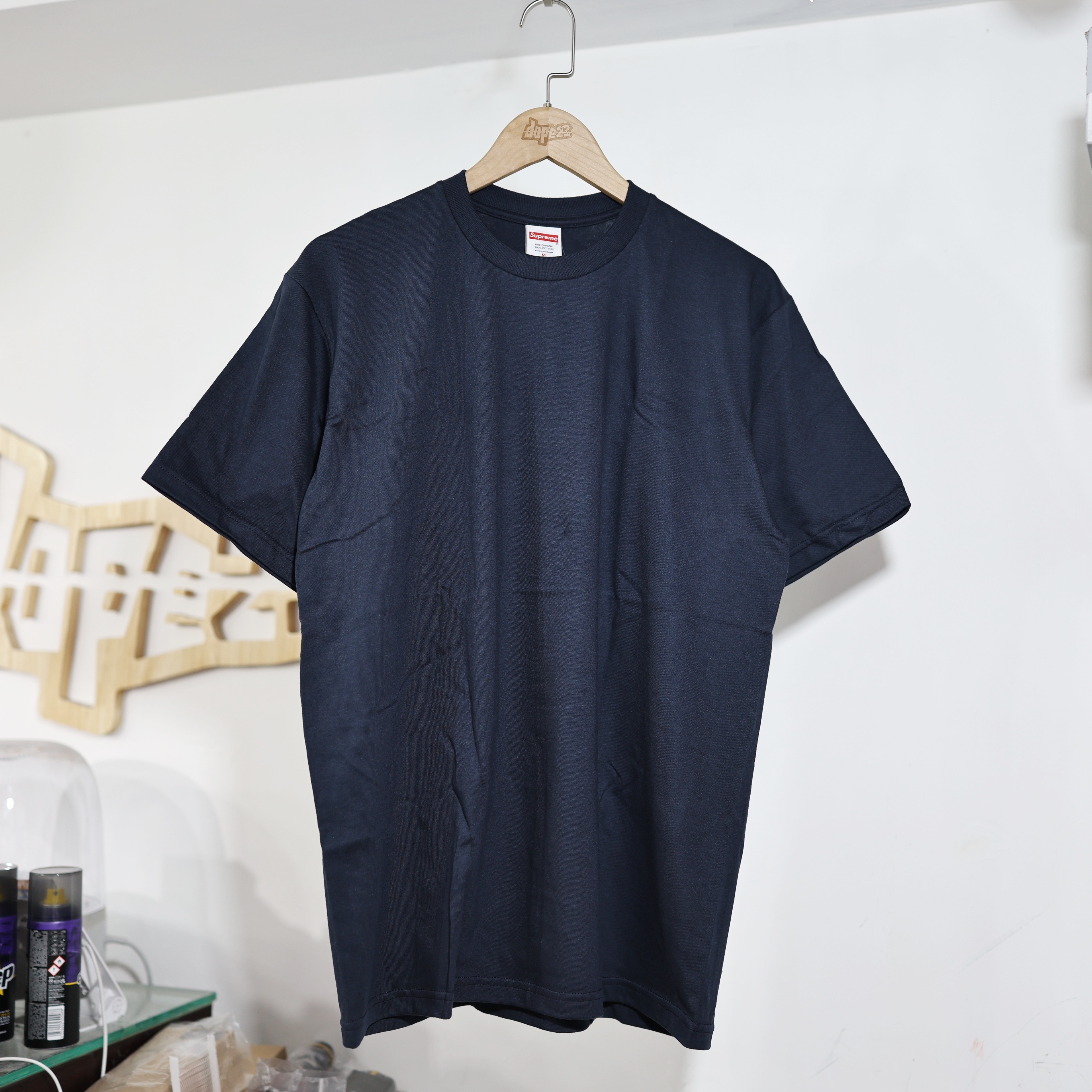 SUPREME SS25 TAPE TEE NAVY