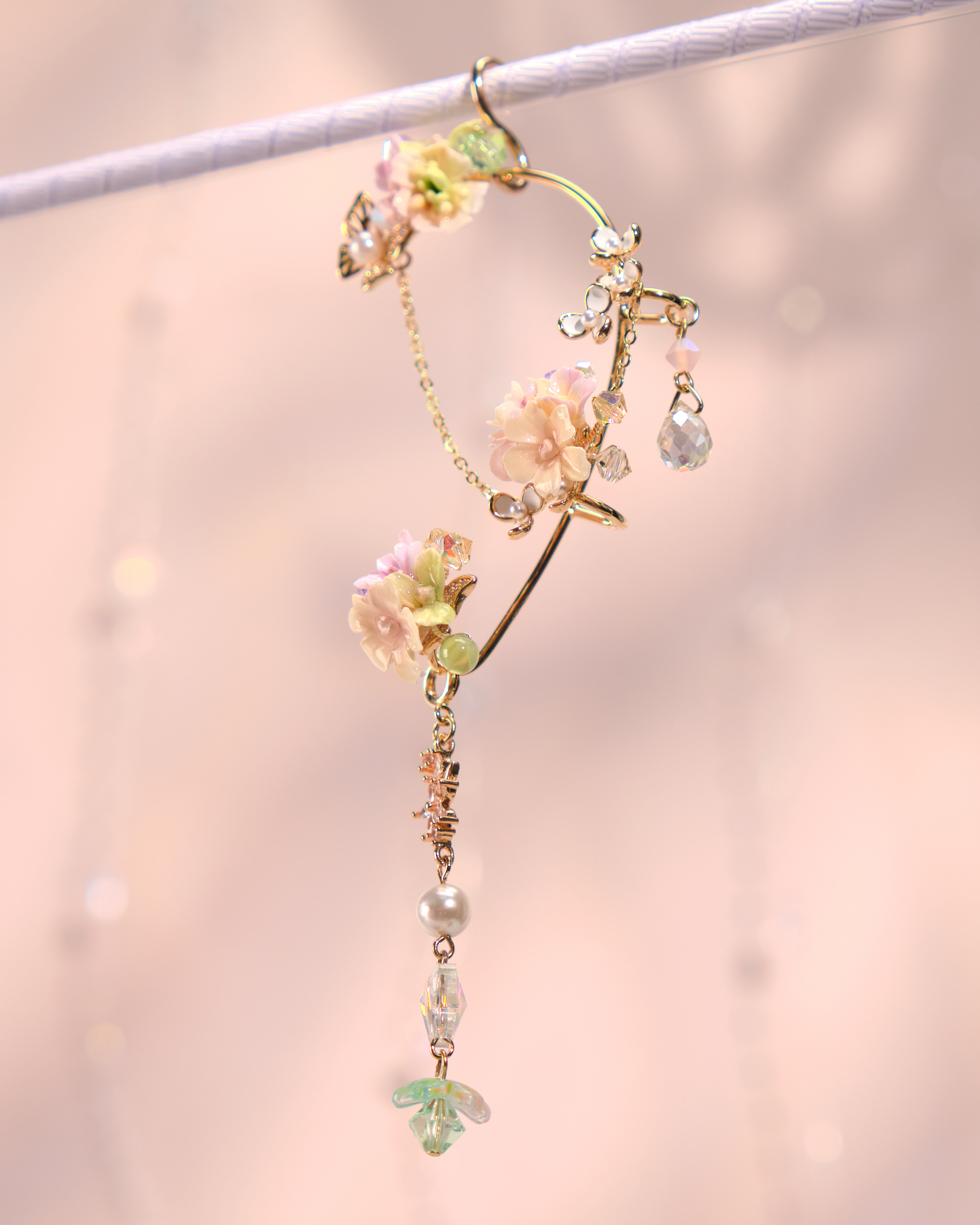 12229 Floral Golden Leaf Ear Cuff