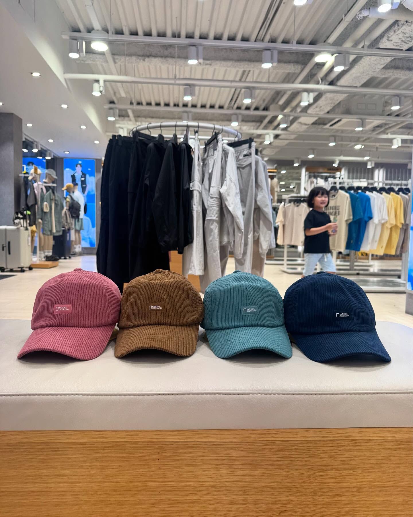 【代購】NATIONAL GEOGRAPHIC 國家地理 繡章LOGO 燈芯絨 鴨舌帽 帽子 N253AHA010