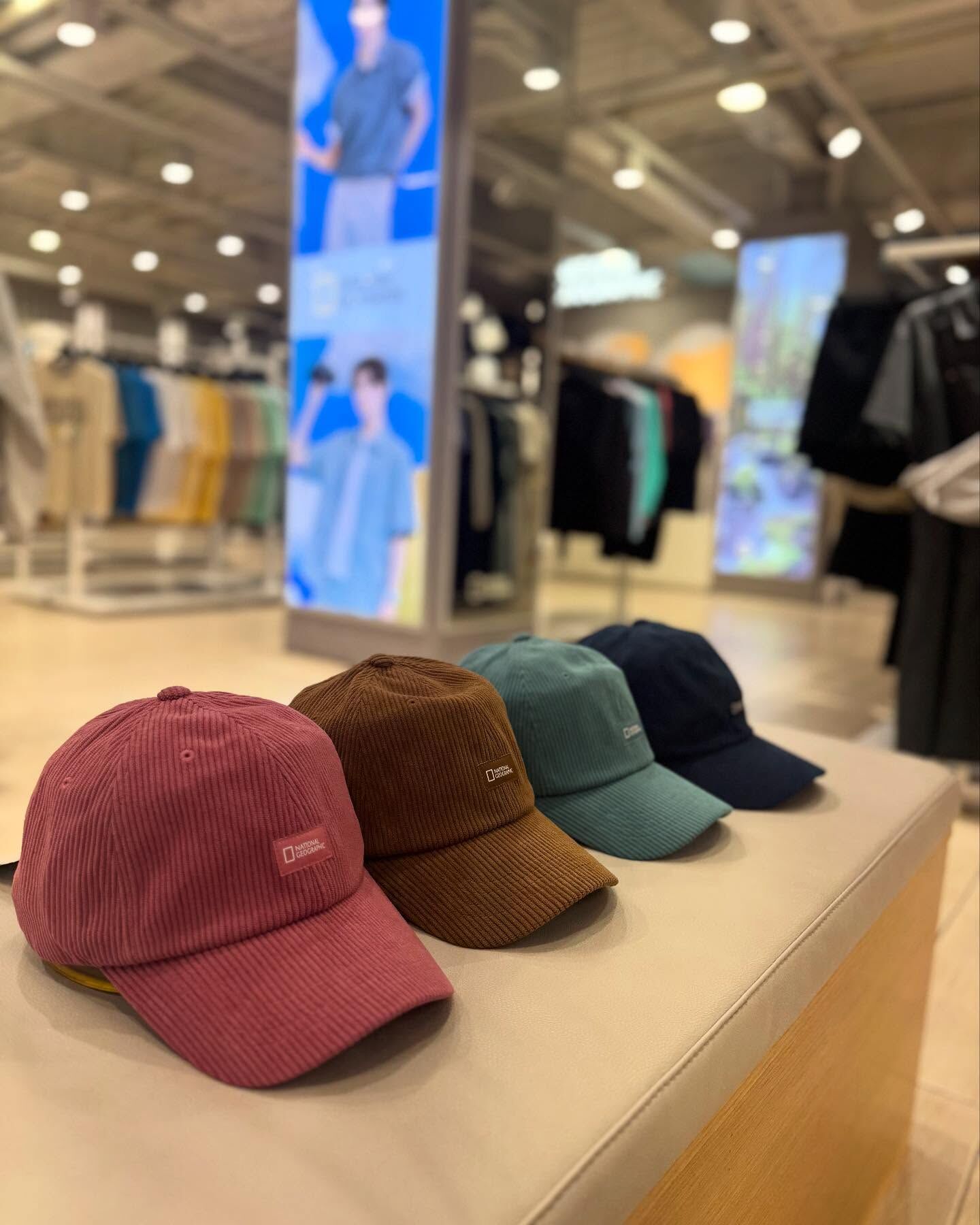 【代購】NATIONAL GEOGRAPHIC 國家地理 繡章LOGO 燈芯絨 鴨舌帽 帽子 N253AHA010