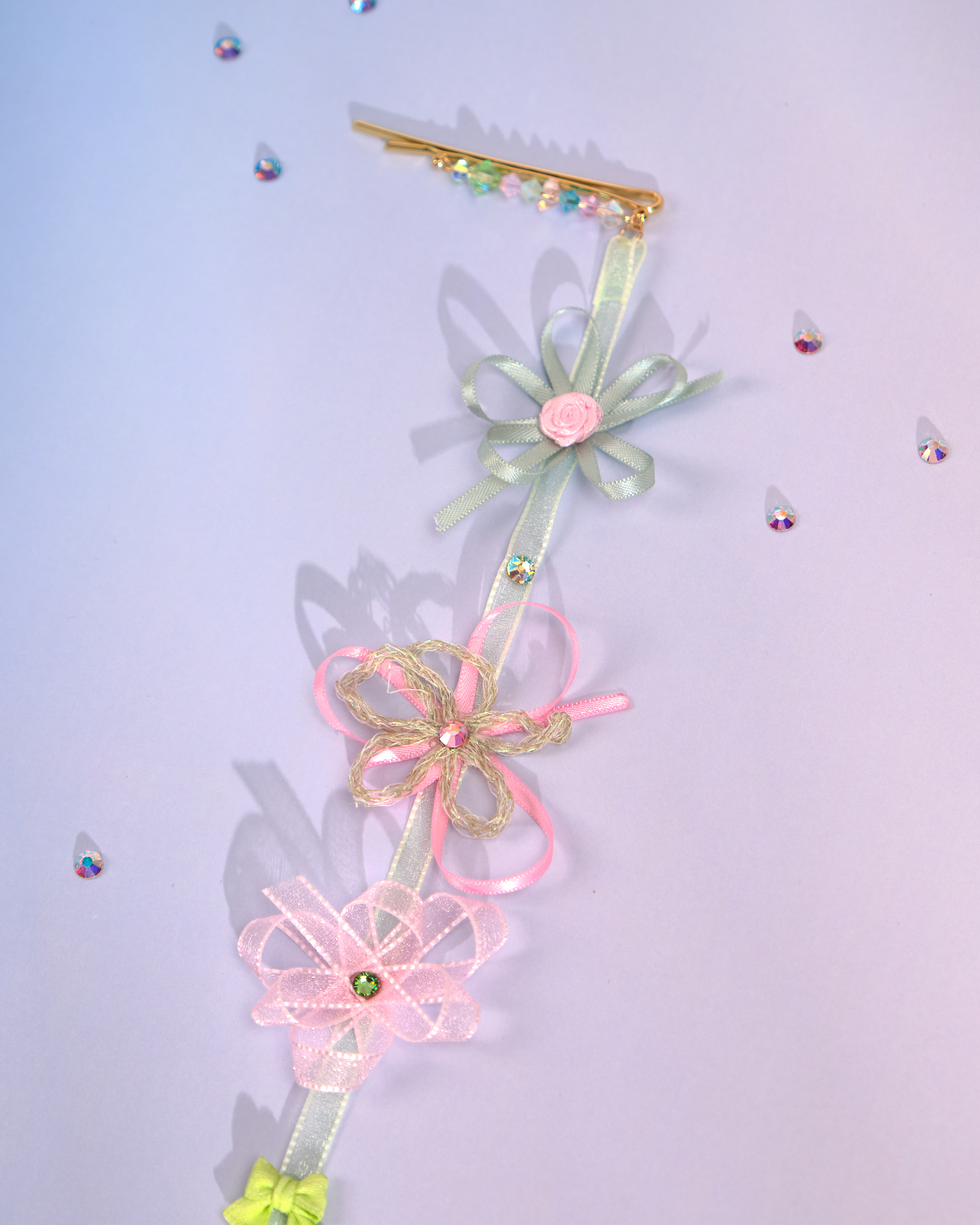 12192 小花一字夾配絲帶花吊飾