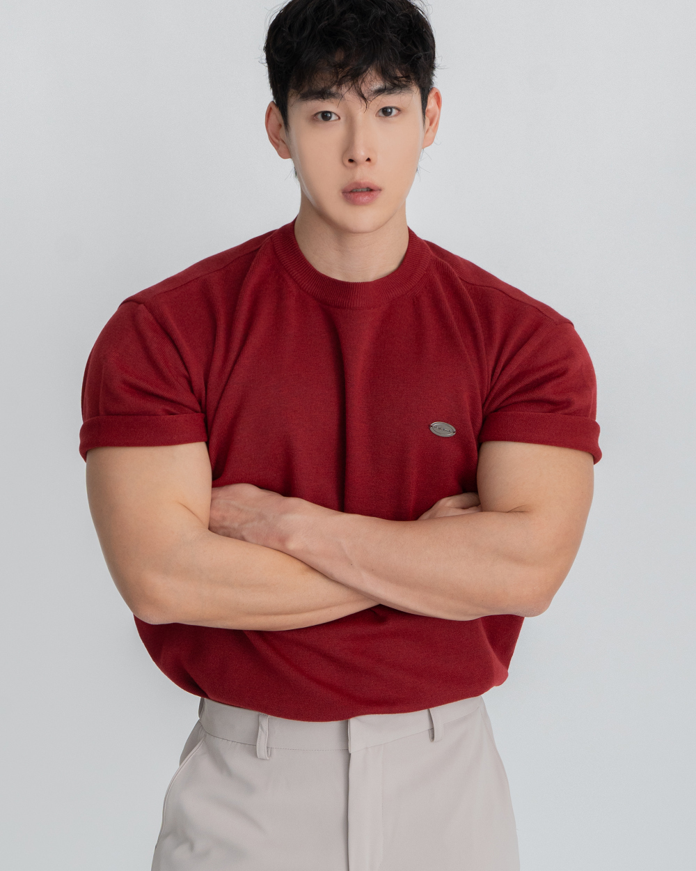 小銀標圓領短袖針織上衣