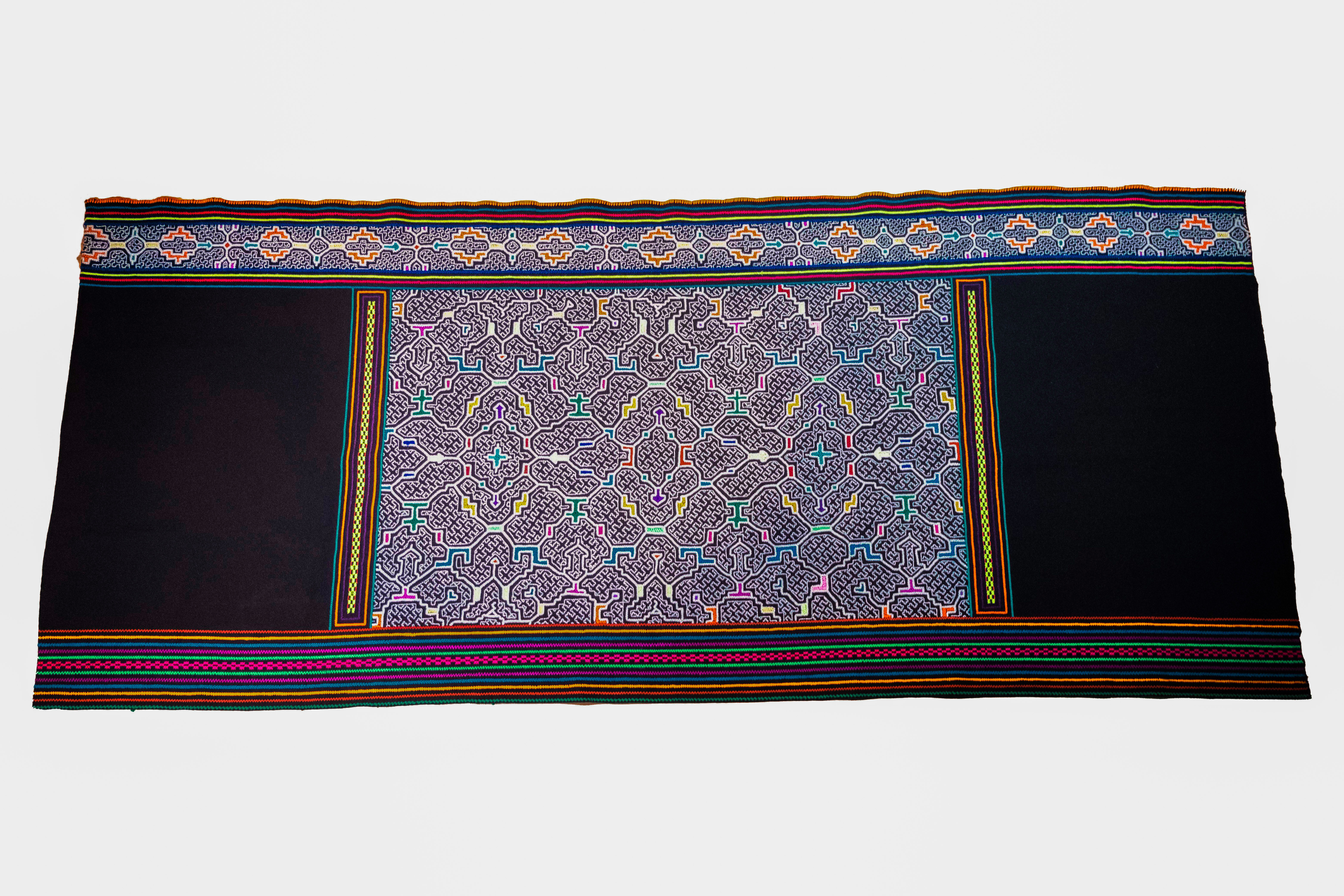 亞馬遜Shipibo族｜刺繡掛布 - 薩滿｜秘魯