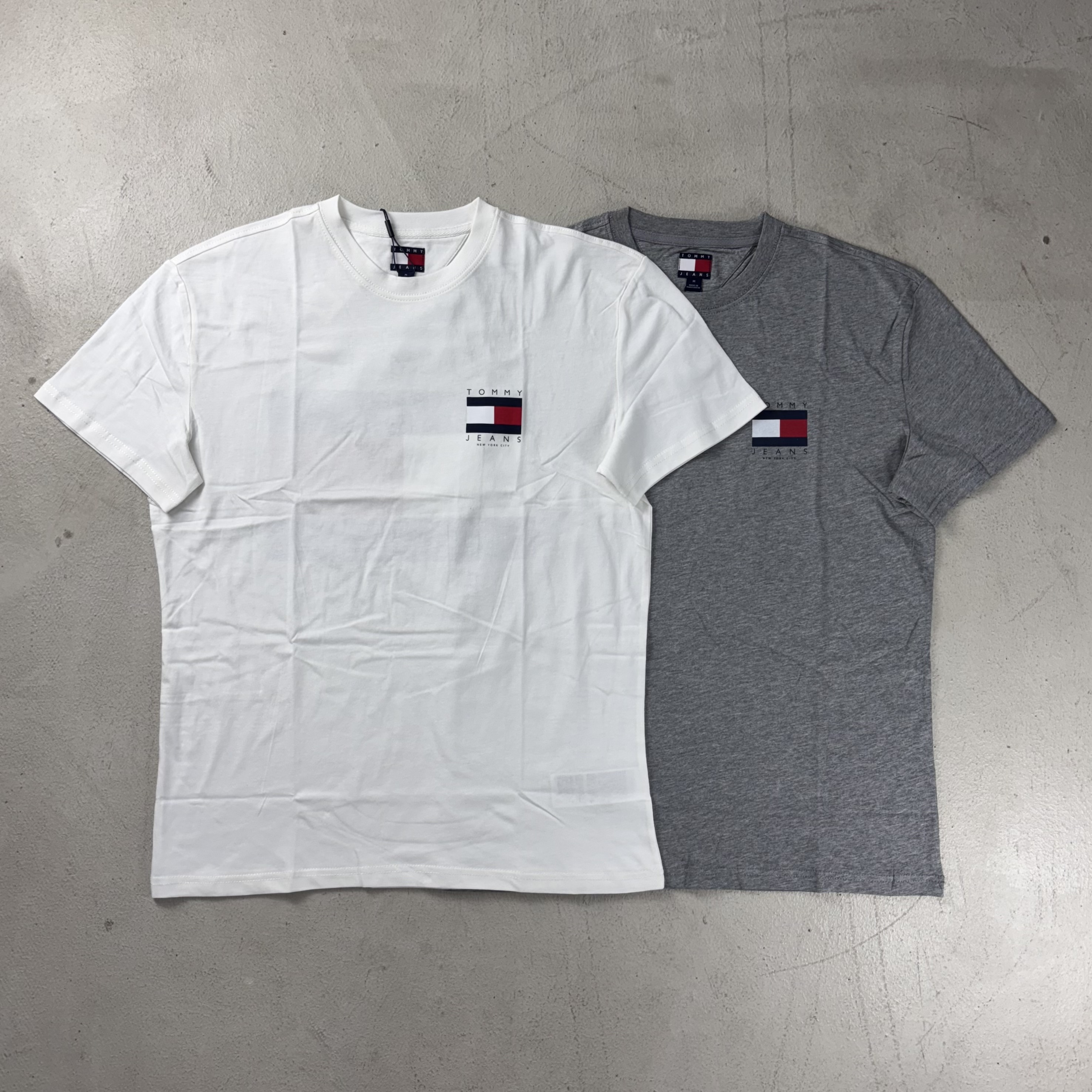 Tommy Jeans 背大LOGO短袖 白/灰