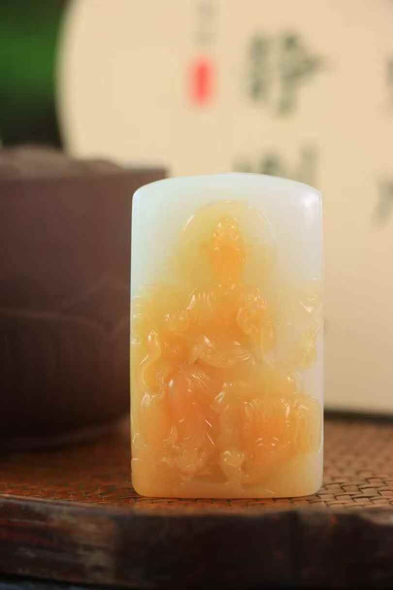 618715 和田玉糖白普賢菩薩