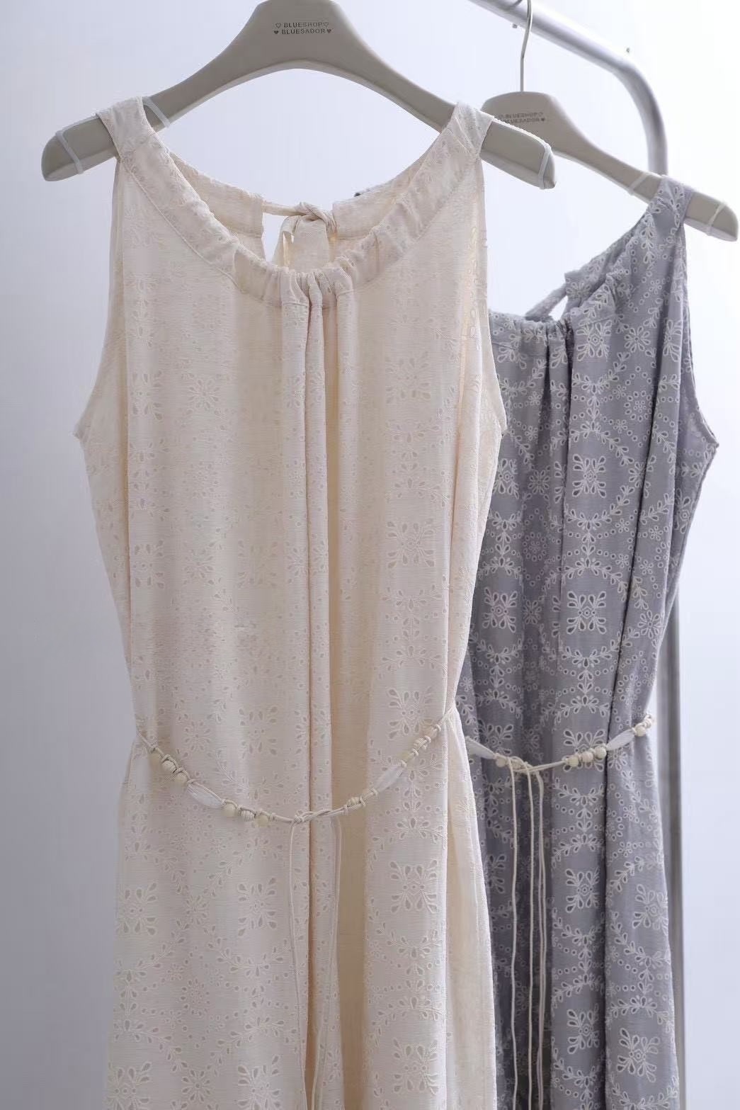 6195 精緻燒花繞脖長洋