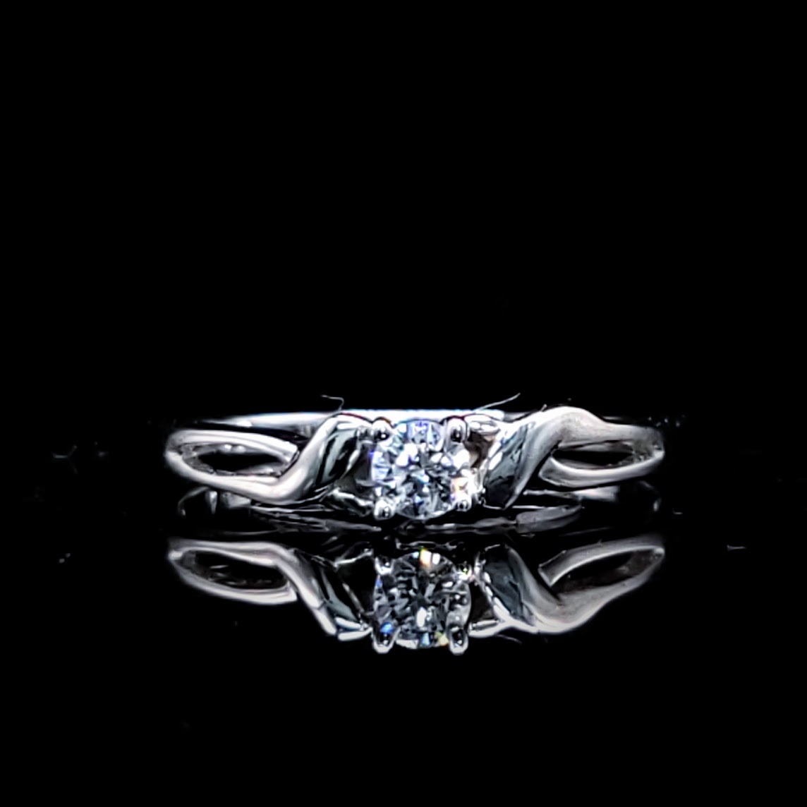 全新18K白金【單粒11份鑽石】戒指