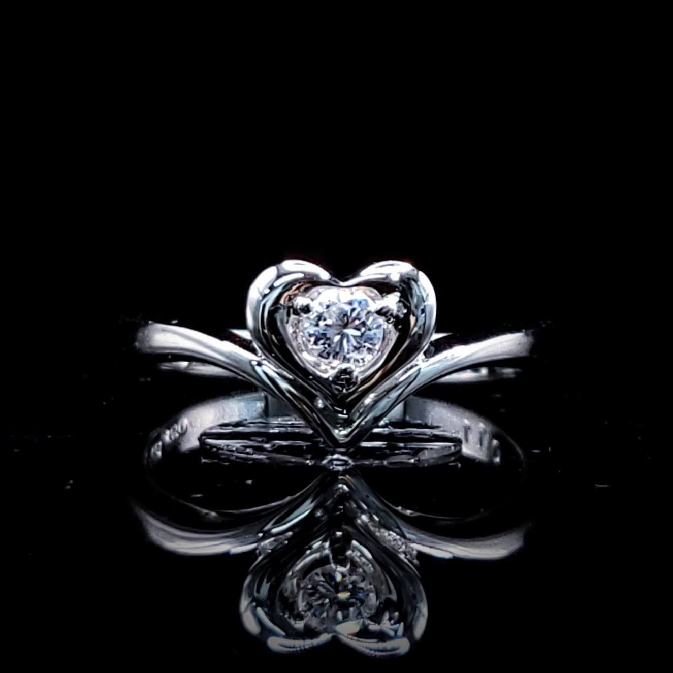 18K White Gold 0.11ct Diamond Ring