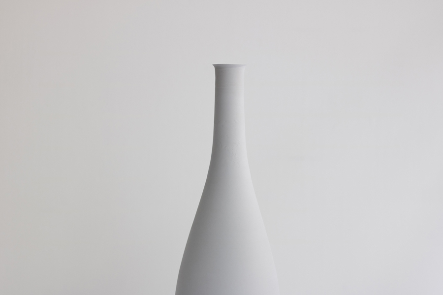 +g 吉田直嗣-花器 白 中黑1