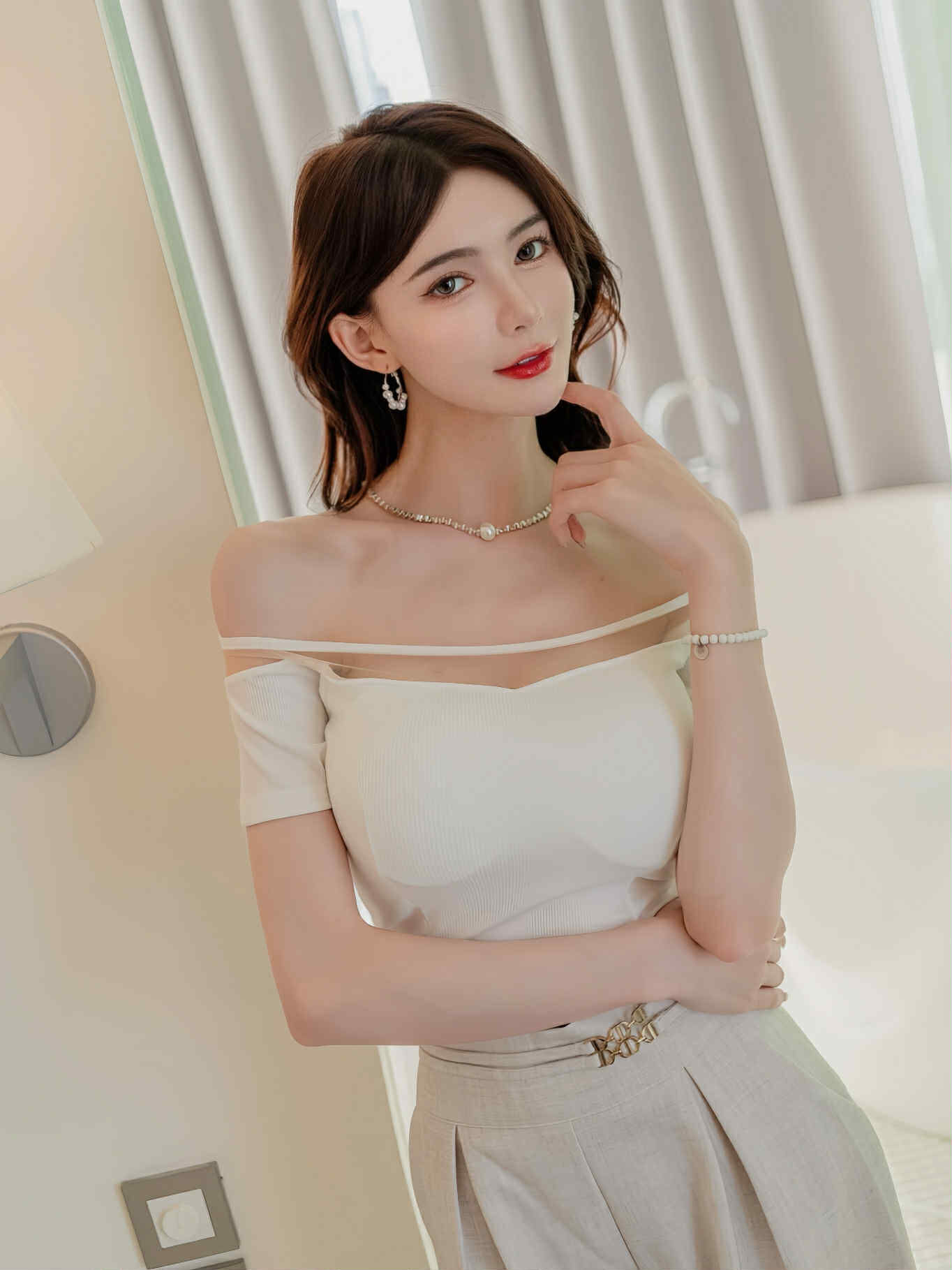 🤍一字領羅紋鏤空拼接上衣（白色均碼）