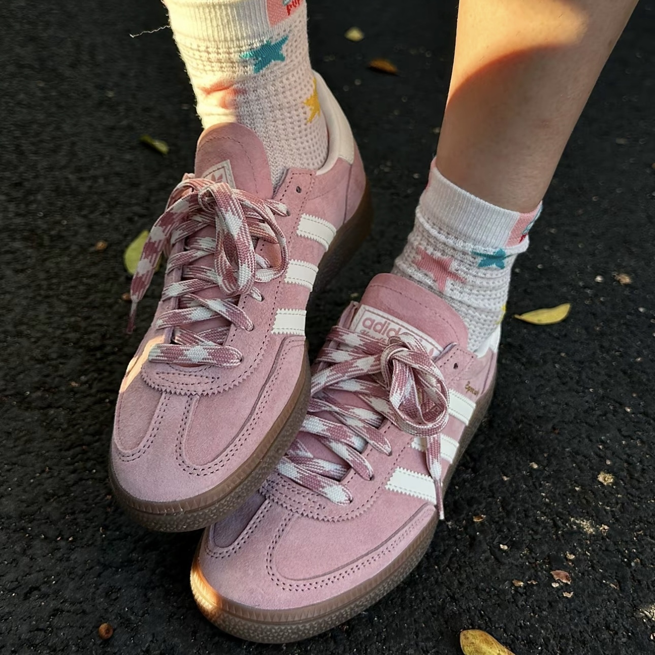 ADIDAS HANDBALL SPEZIAL 櫻花粉 草寫字體 休閒鞋 女鞋 愛迪達 KJ6305