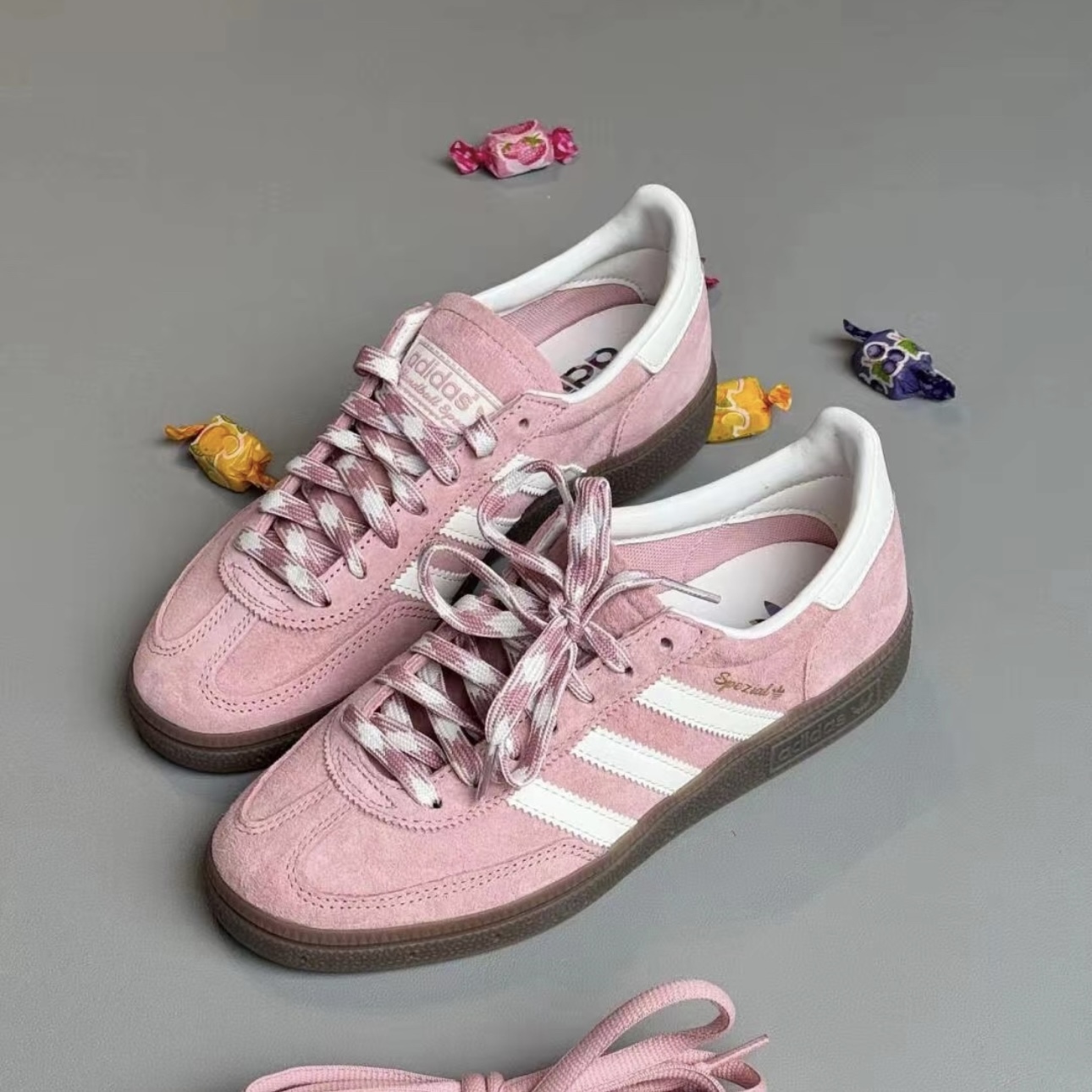 ADIDAS HANDBALL SPEZIAL 櫻花粉 草寫字體 休閒鞋 女鞋 愛迪達 KJ6305