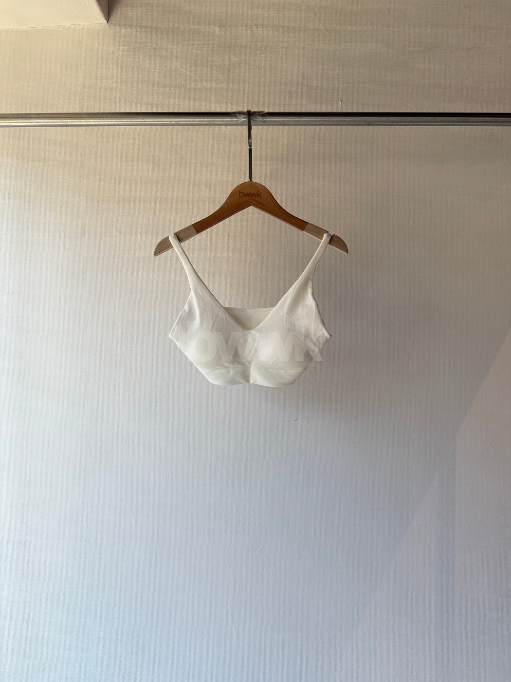 【瑕疵】輕盈裸感美胸bra top-白