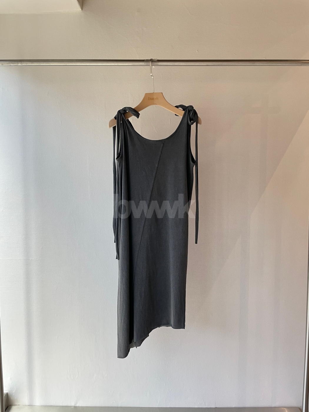 多種穿法肌透長版背心-深灰