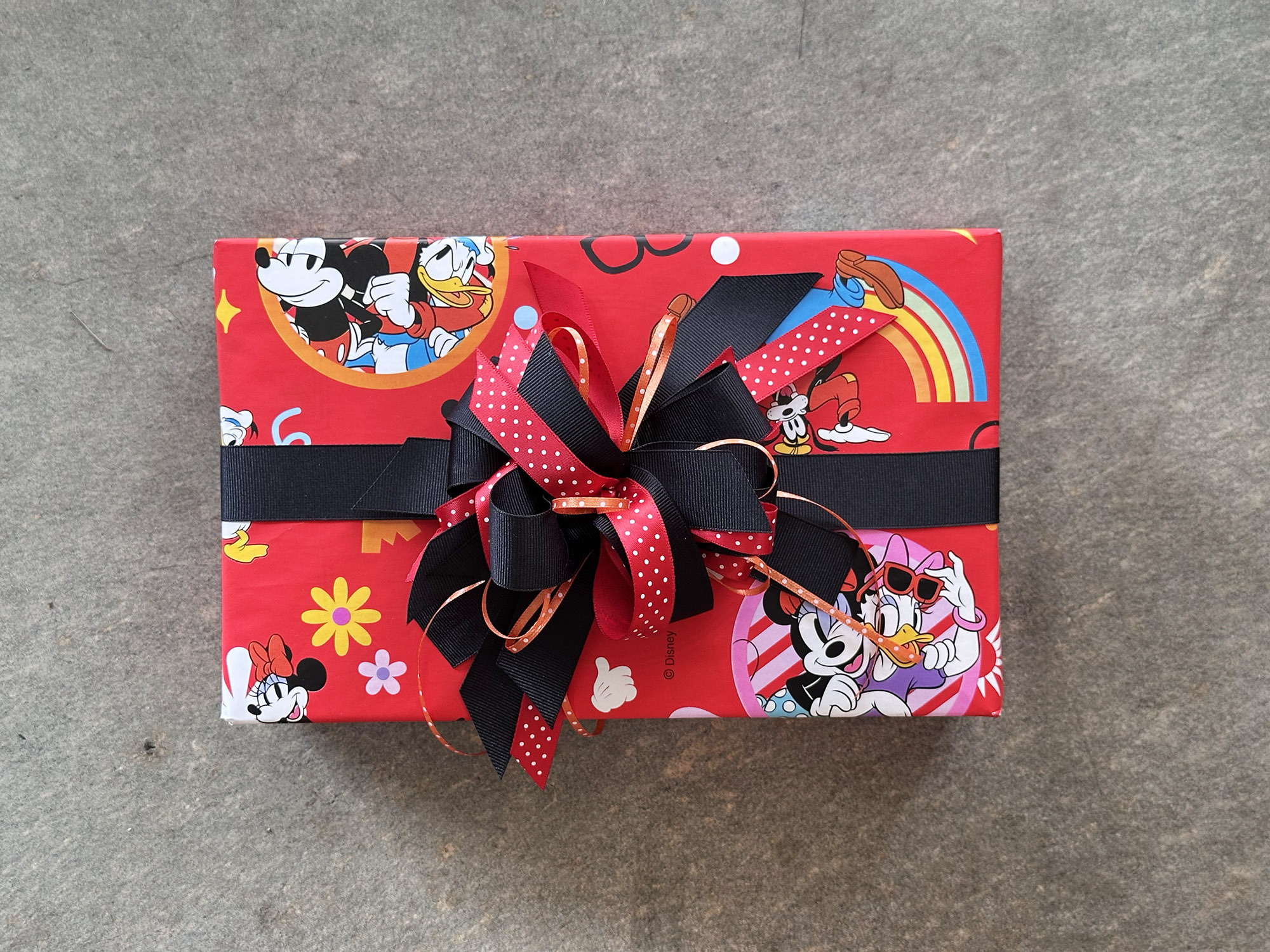 歡樂米奇和朋友們/正版授權/瑞士進口包裝紙 兩款尺寸