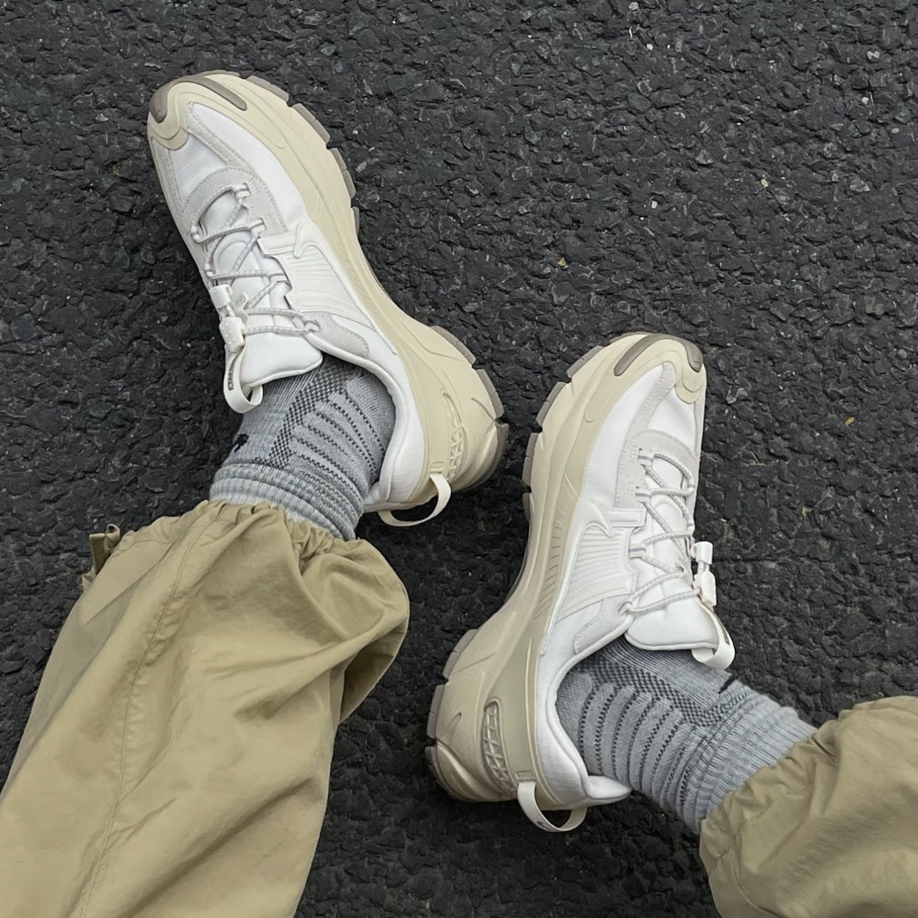 NIKE ZOOM VOMERO ROAM 米黃 象牙白 防潑水 耐磨 厚底 休閒 男鞋 FV2295-101