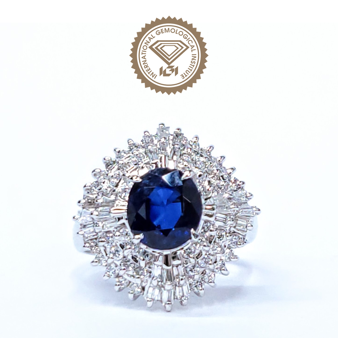 Platinum900 White Gold 1.81ct Sapphire and Diamond Ring