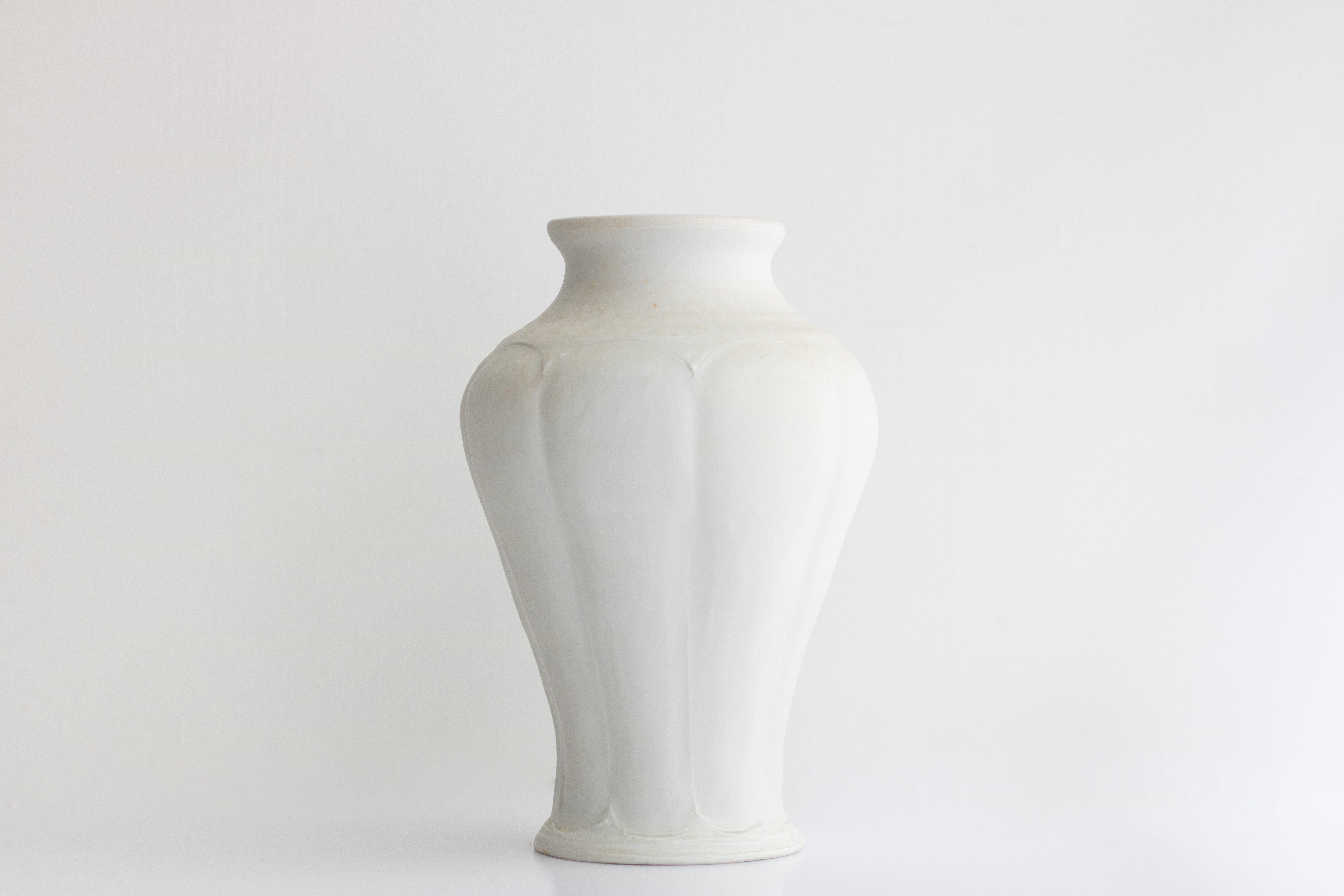 +g 境知子-白釉瓜型花器