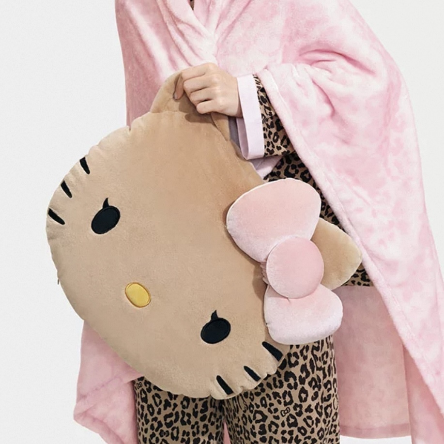 HELLO KITTY X TBH  二合一 黑皮抱枕 毛絨毛毯 蝴蝶結造型 凱蒂貓 代購