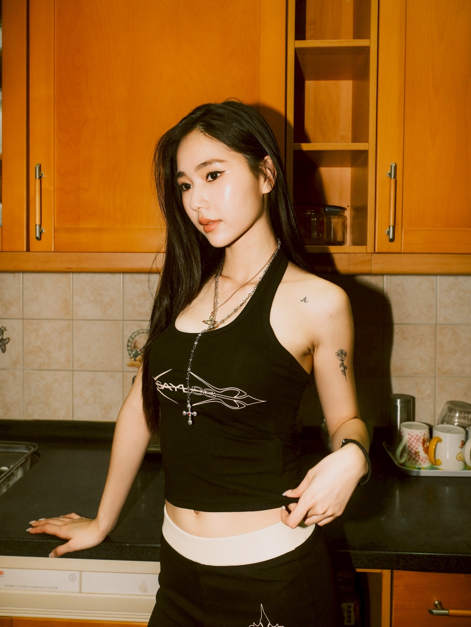 ATONE X SAYLESS 聯名限定  "SAYLESS" Logo 掛脖背心 合身短版 辣妹款