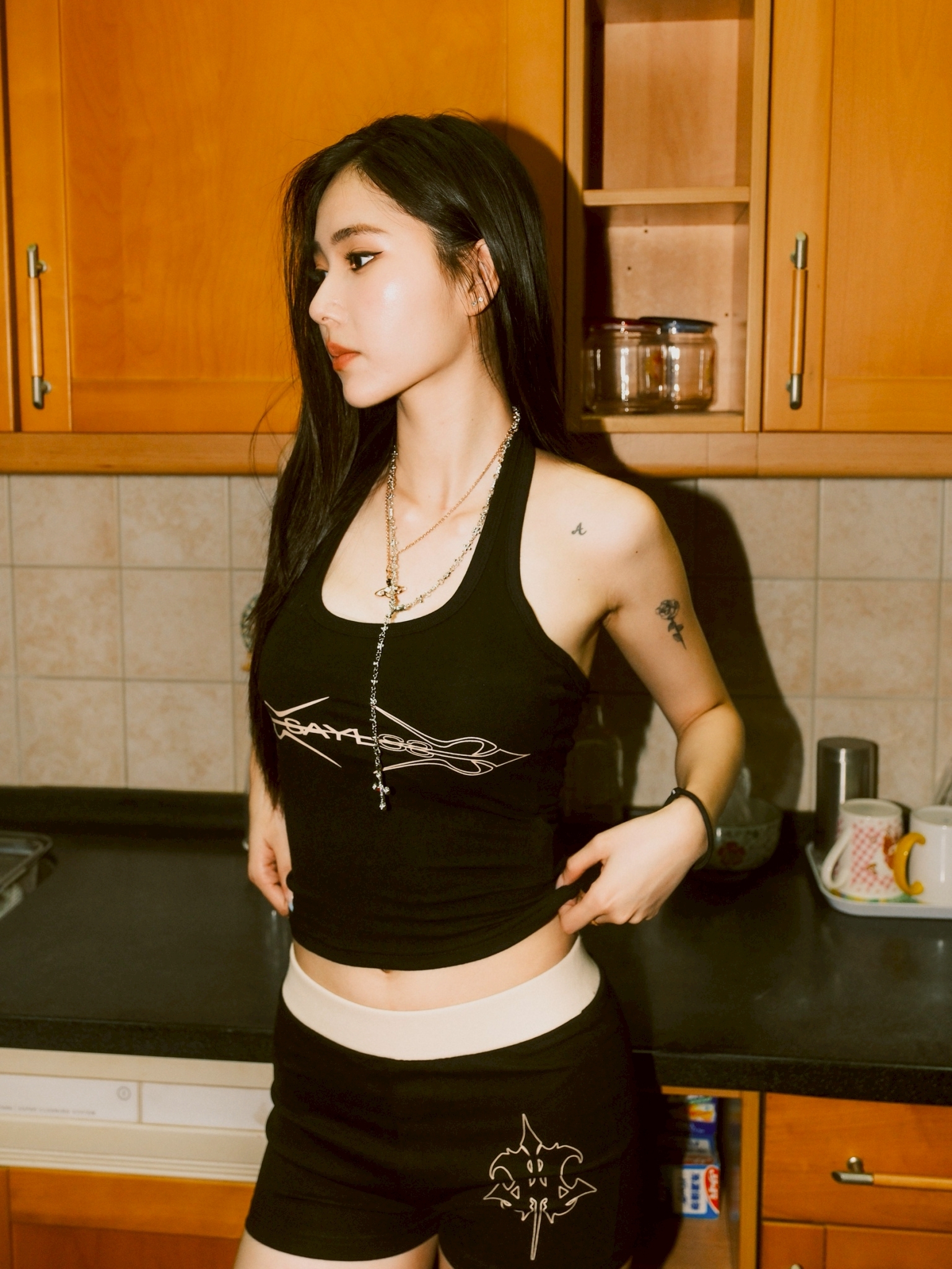 ATONE X SAYLESS 聯名限定  "SAYLESS" Logo 掛脖背心 合身短版 辣妹款