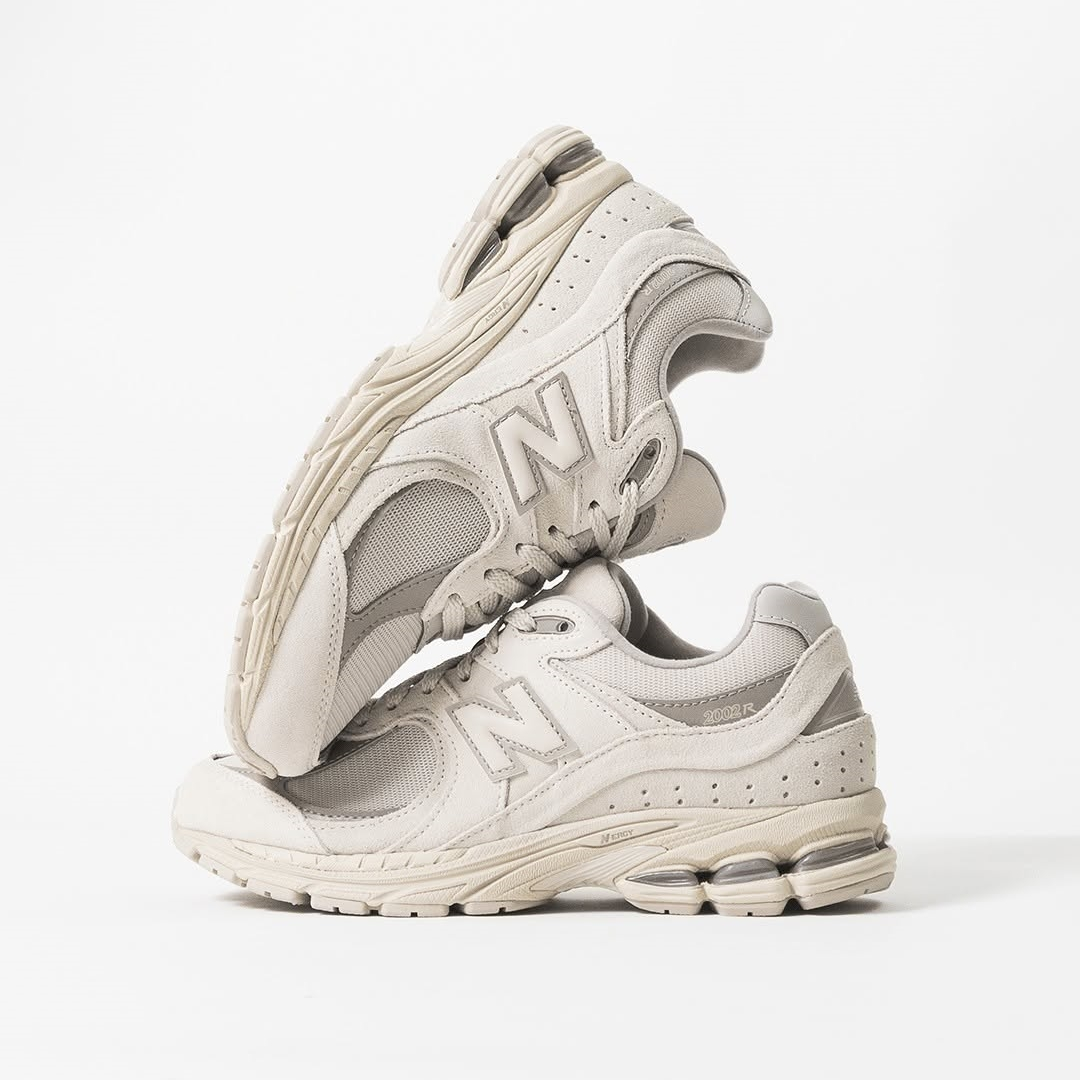 NEW BALANCE 2002R 新奶油配色